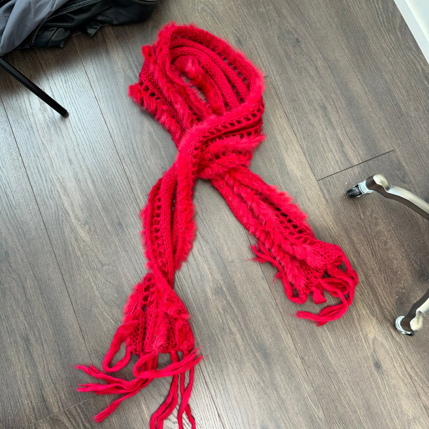 Red Cable Knit Fur Trim Scarf