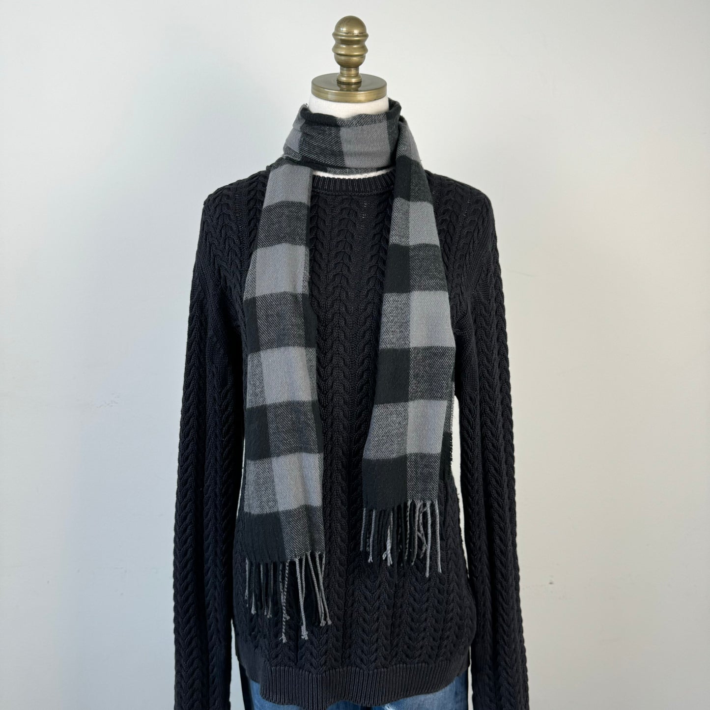 Checked Plaid Knit Scarf