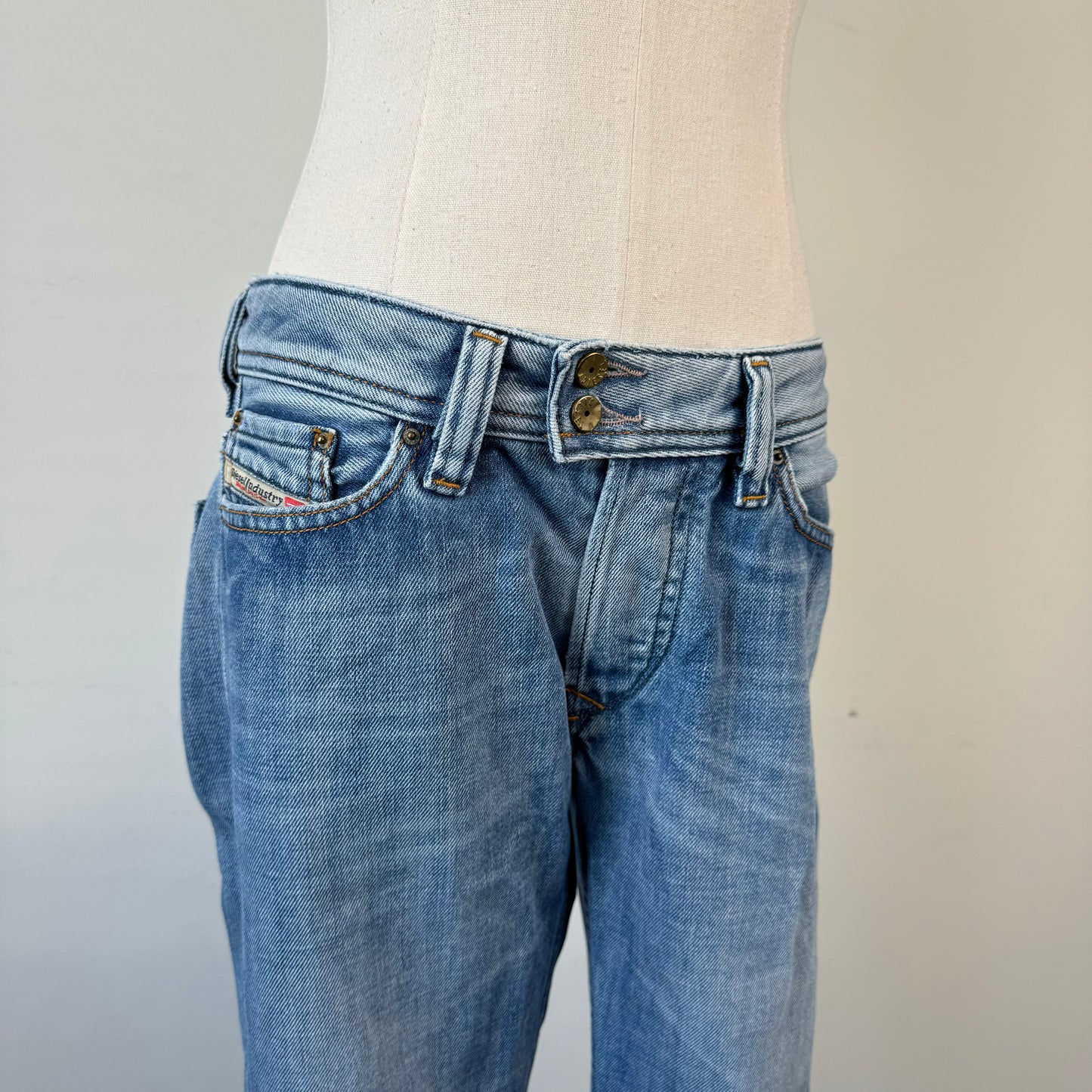 Diesel Slim Straight Viker-R Jeans