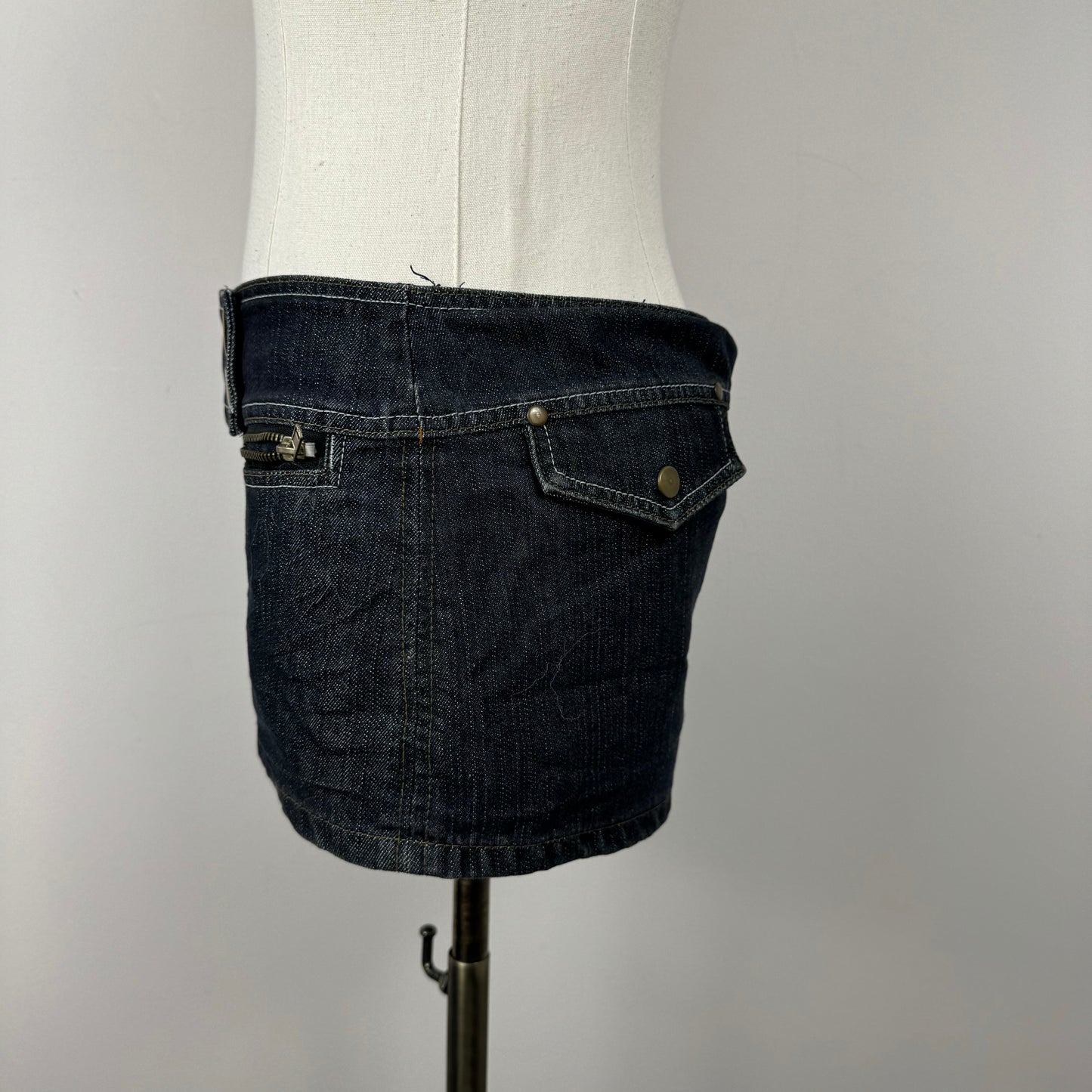 Vintage Y2K Dark Wash Denim Mini Skirt