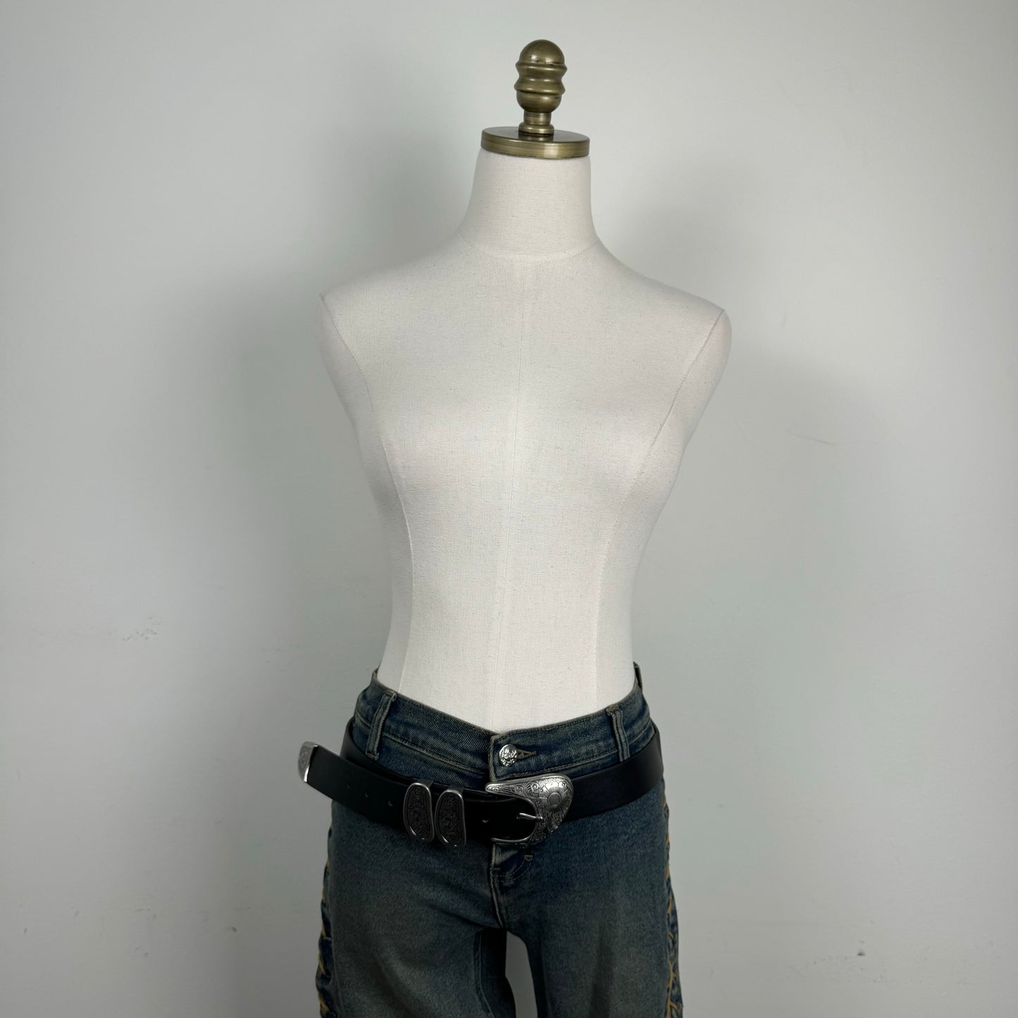 Black Western Silver Buckle Leather Belt