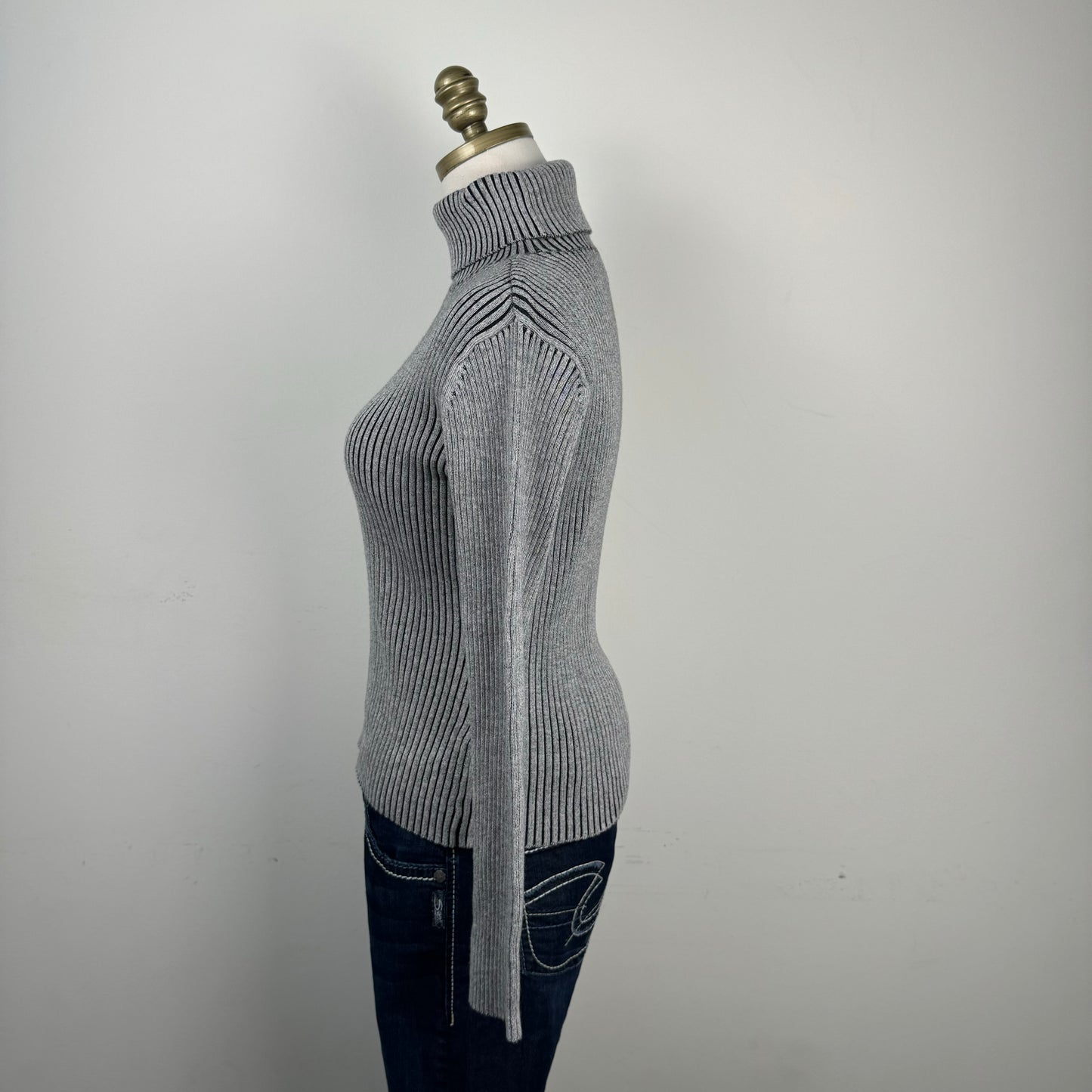 Two-Tone Fitted Turtleneck Sweater