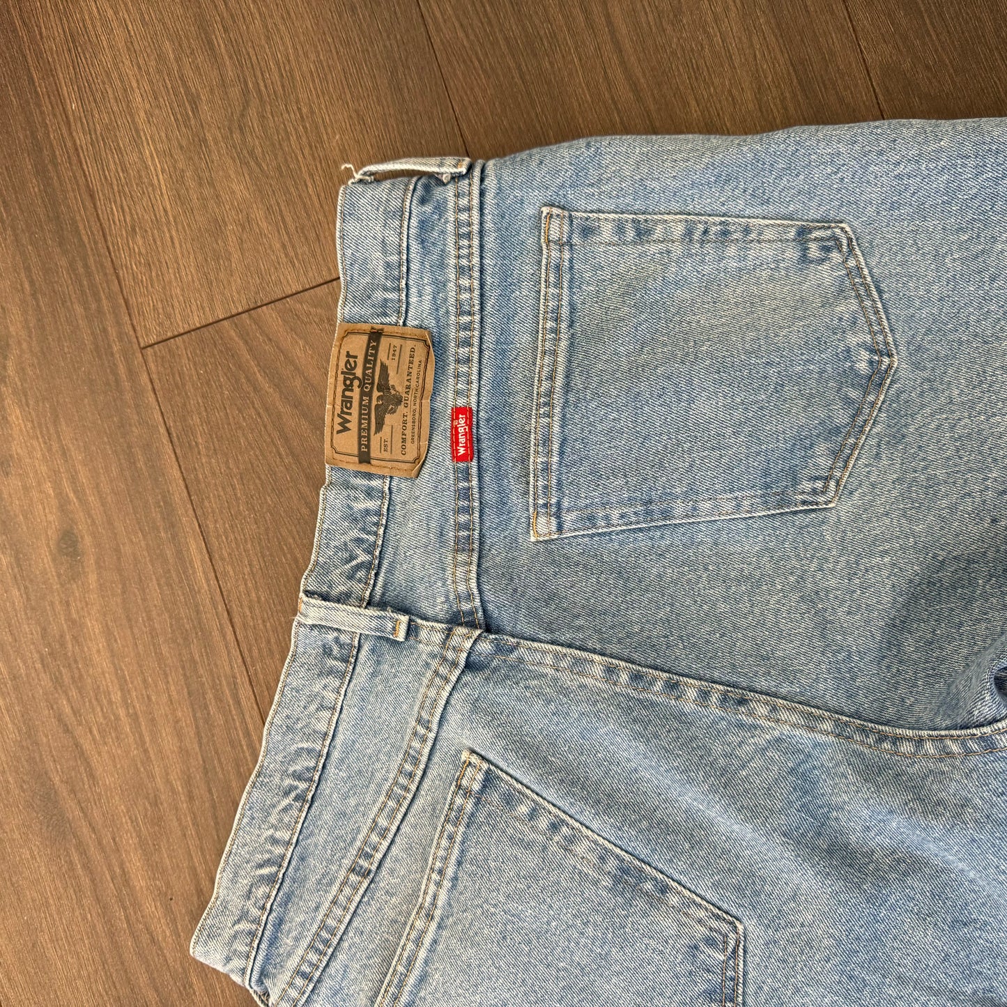 Wrangler Low Rise Baggy Jeans