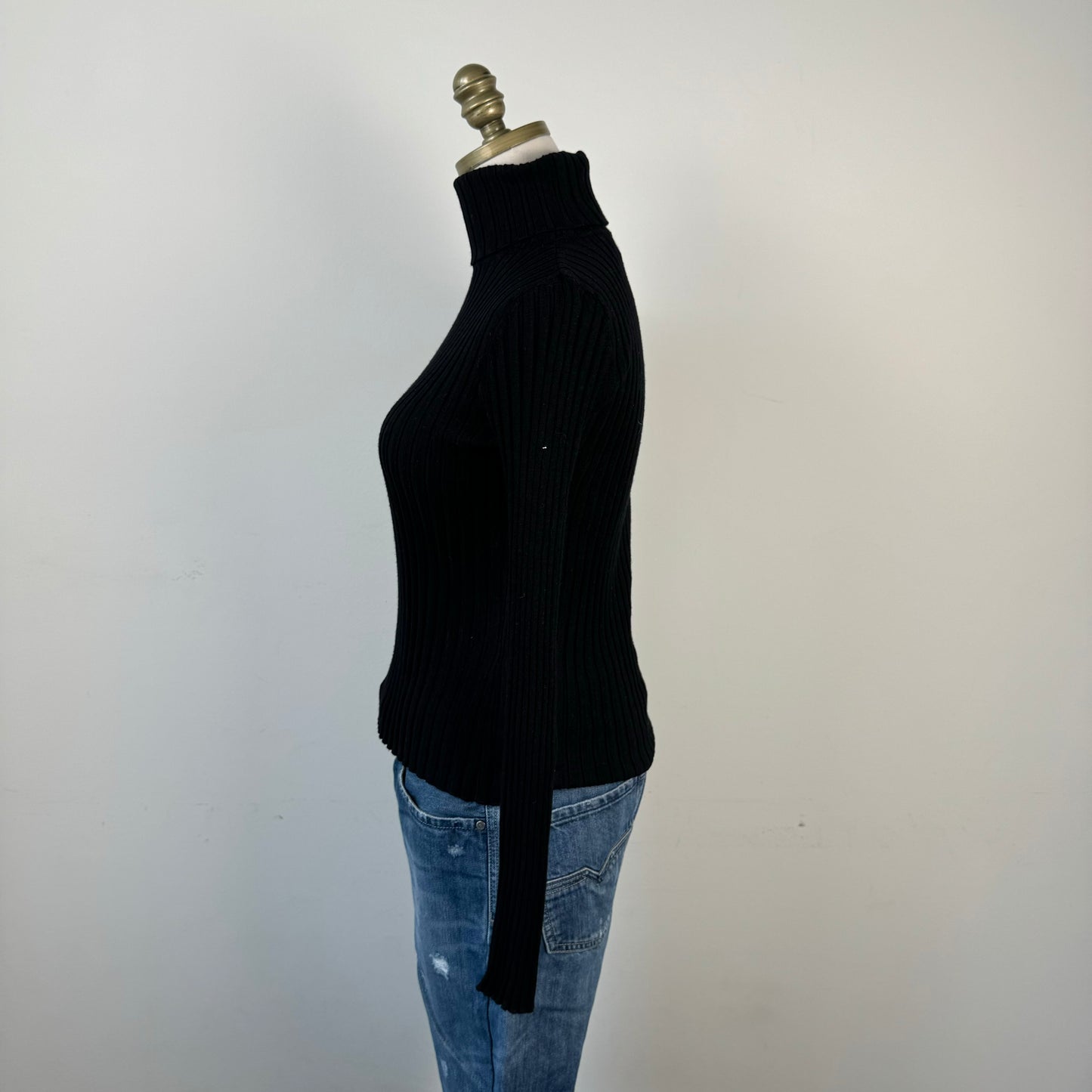 Black Ribbed Knit Fitted Turtleneck Sweater