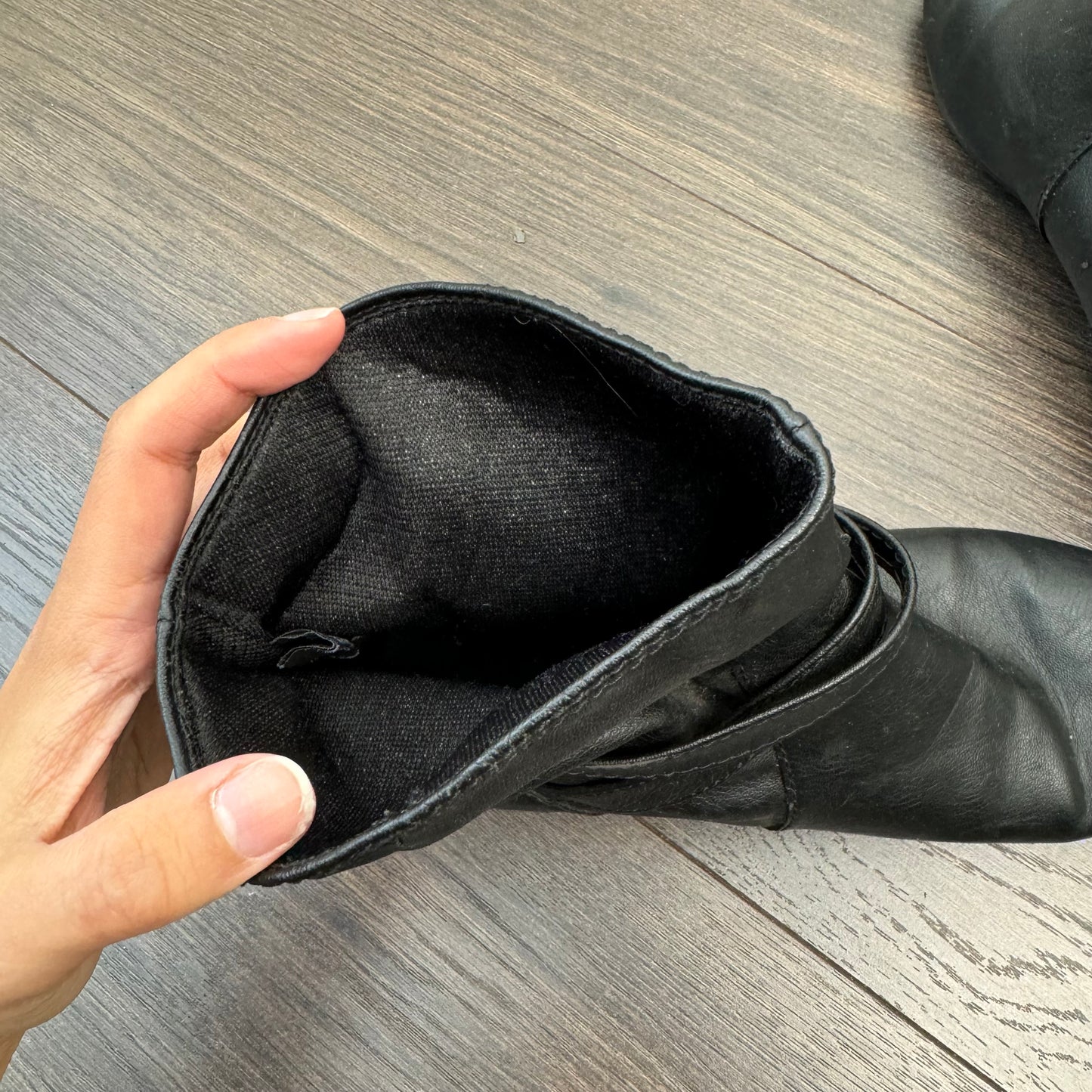 AE Black Leather Biker Boots (US7)