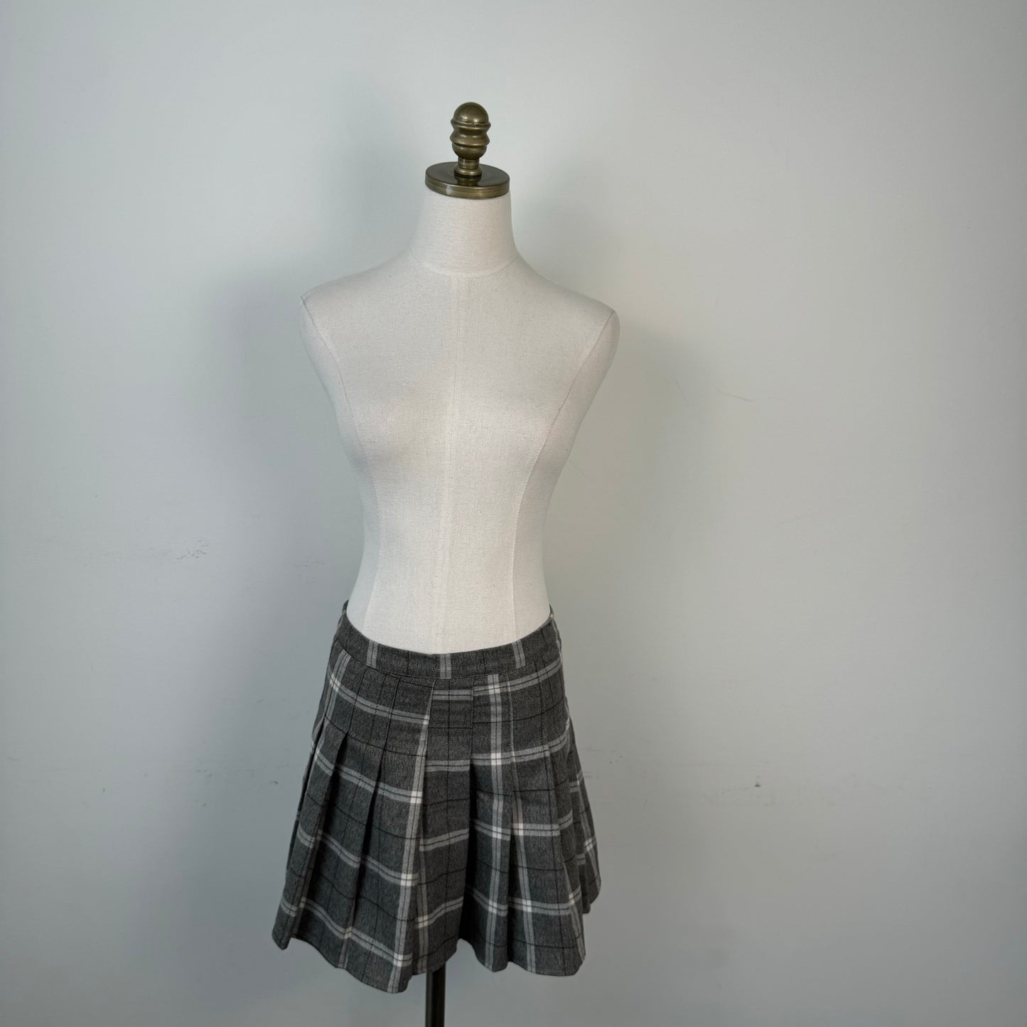 Grey Plaid Pleated Mini Skirt