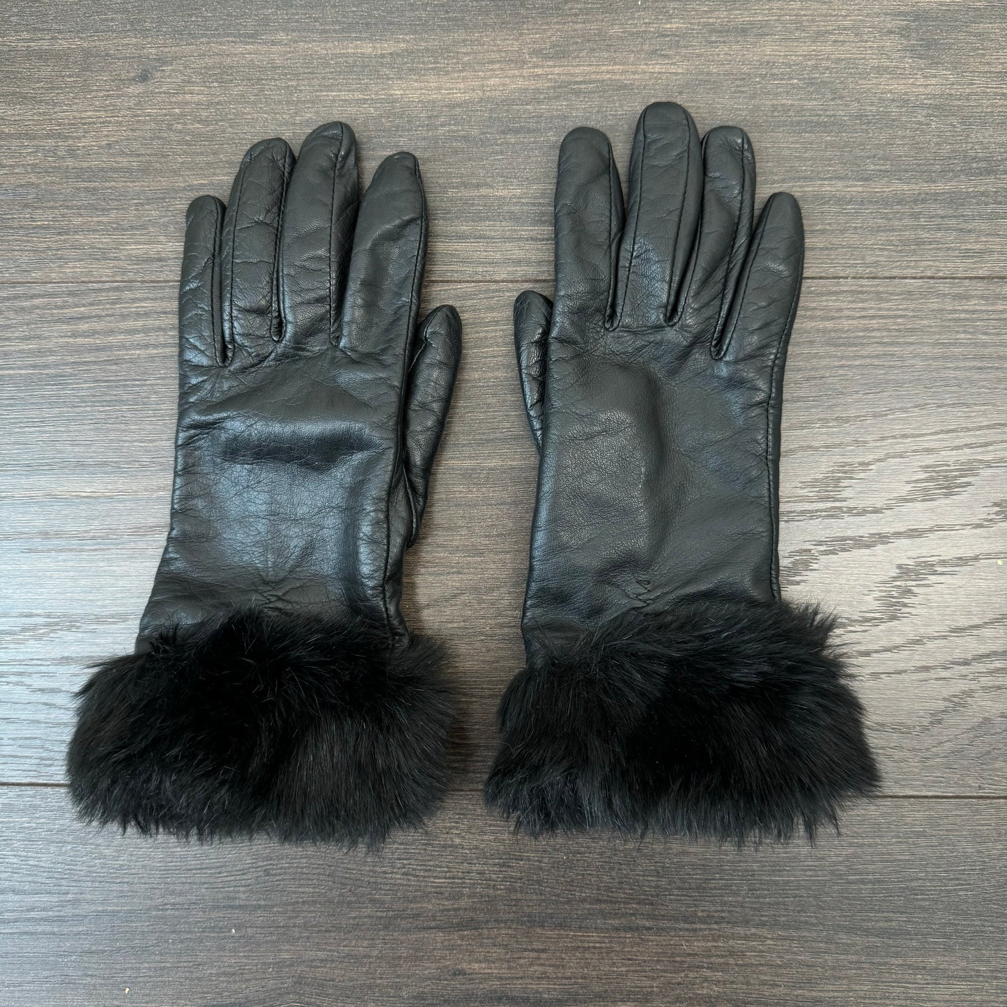 Danier Genuine Leather Fur Trim Gloves