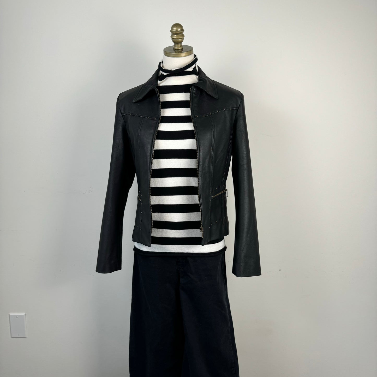 Black and White Striped Short Sleeve Knit Top