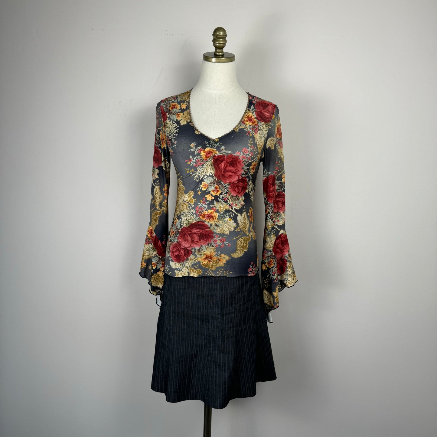 Vintage Floral Print Bell Sleeve Top