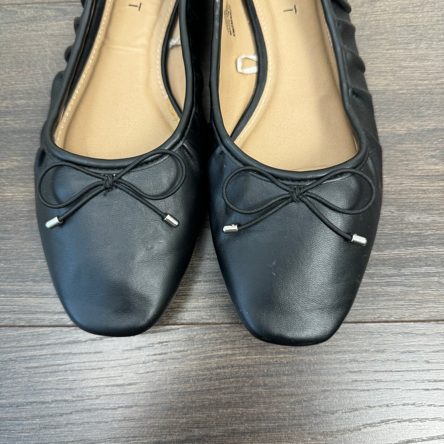 Black Ballet Flats with Bow (US7)