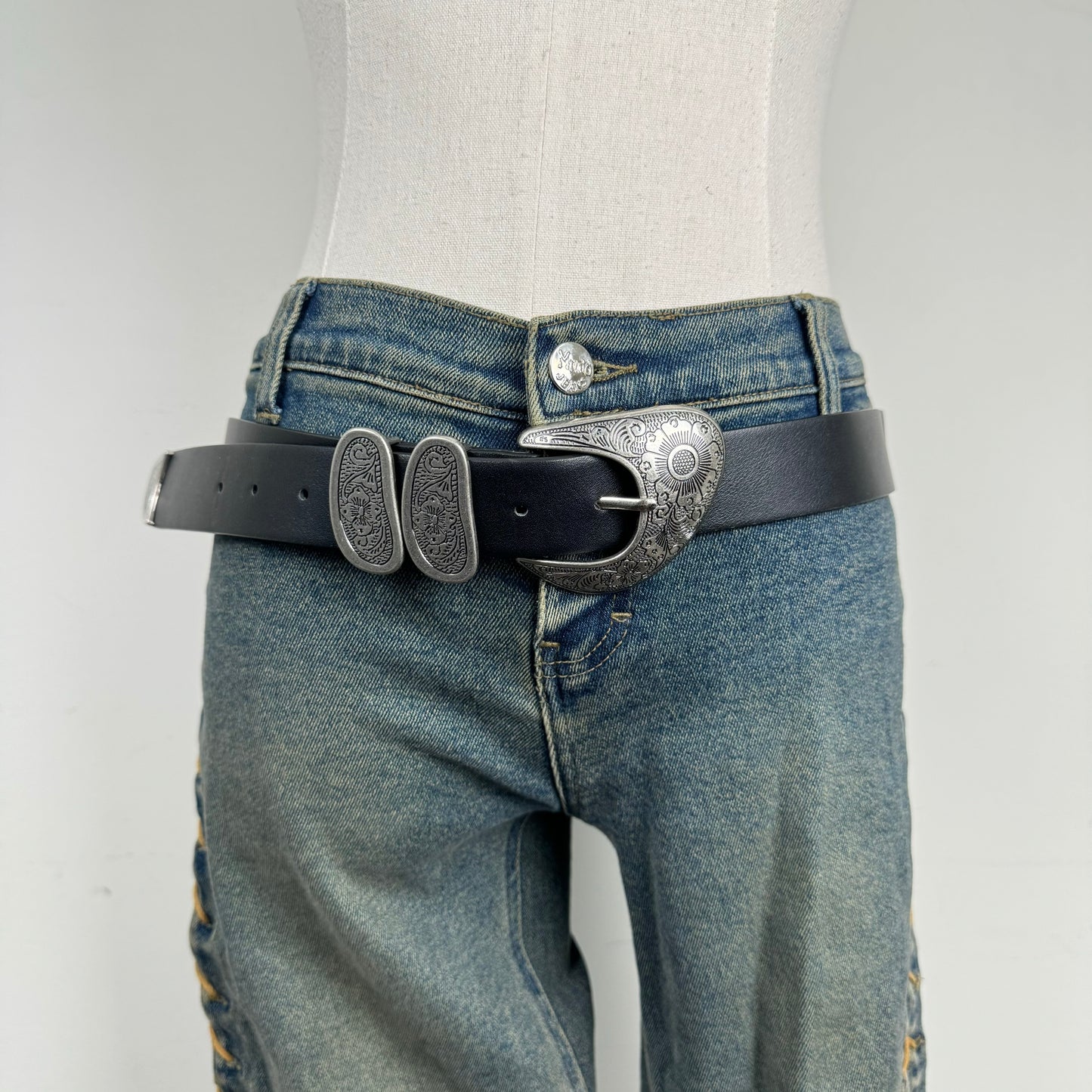 Black Western Silver Buckle Leather Belt