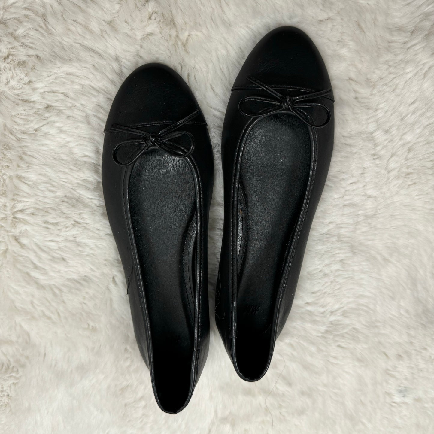 Black Ballet Flats with Bow (US7)