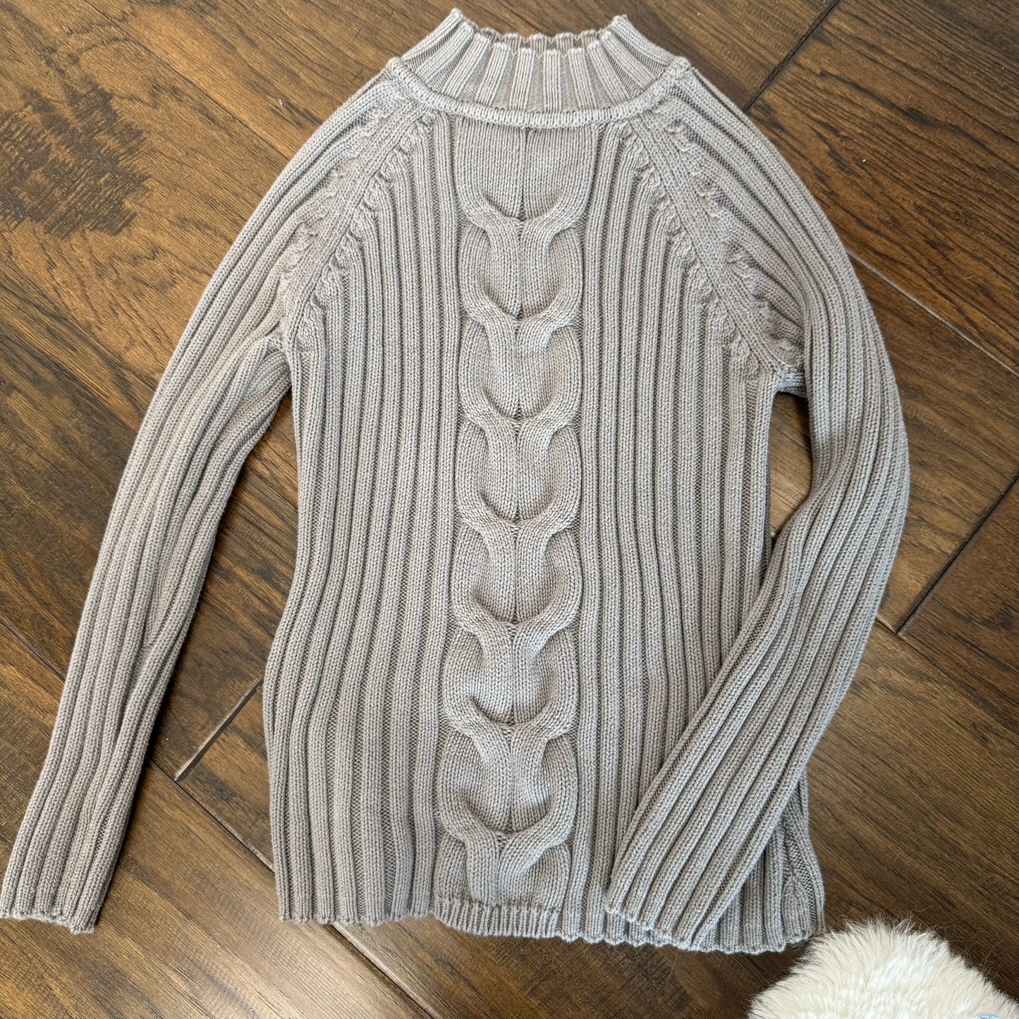 Vintage Grey Fitted Cable Knit Sweater