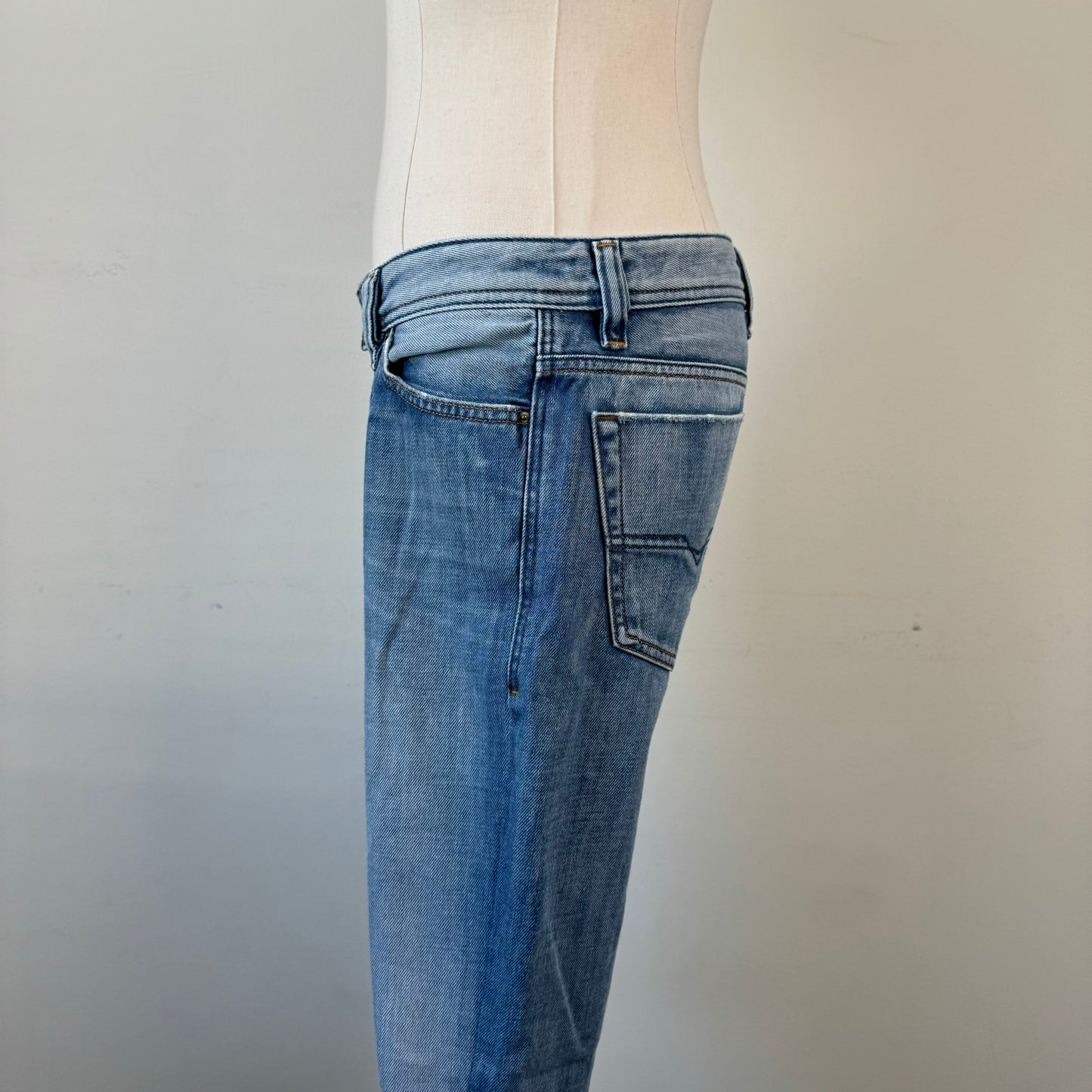 Diesel Slim Straight Viker-R Jeans