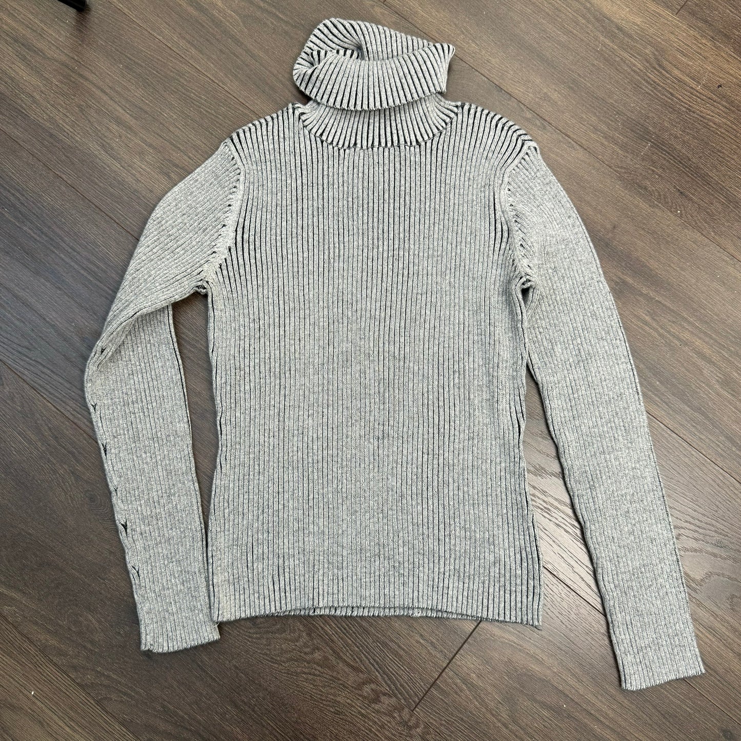 Two-Tone Fitted Turtleneck Sweater