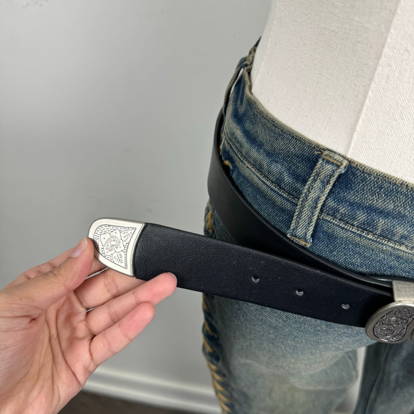 Black Western Silver Buckle Leather Belt