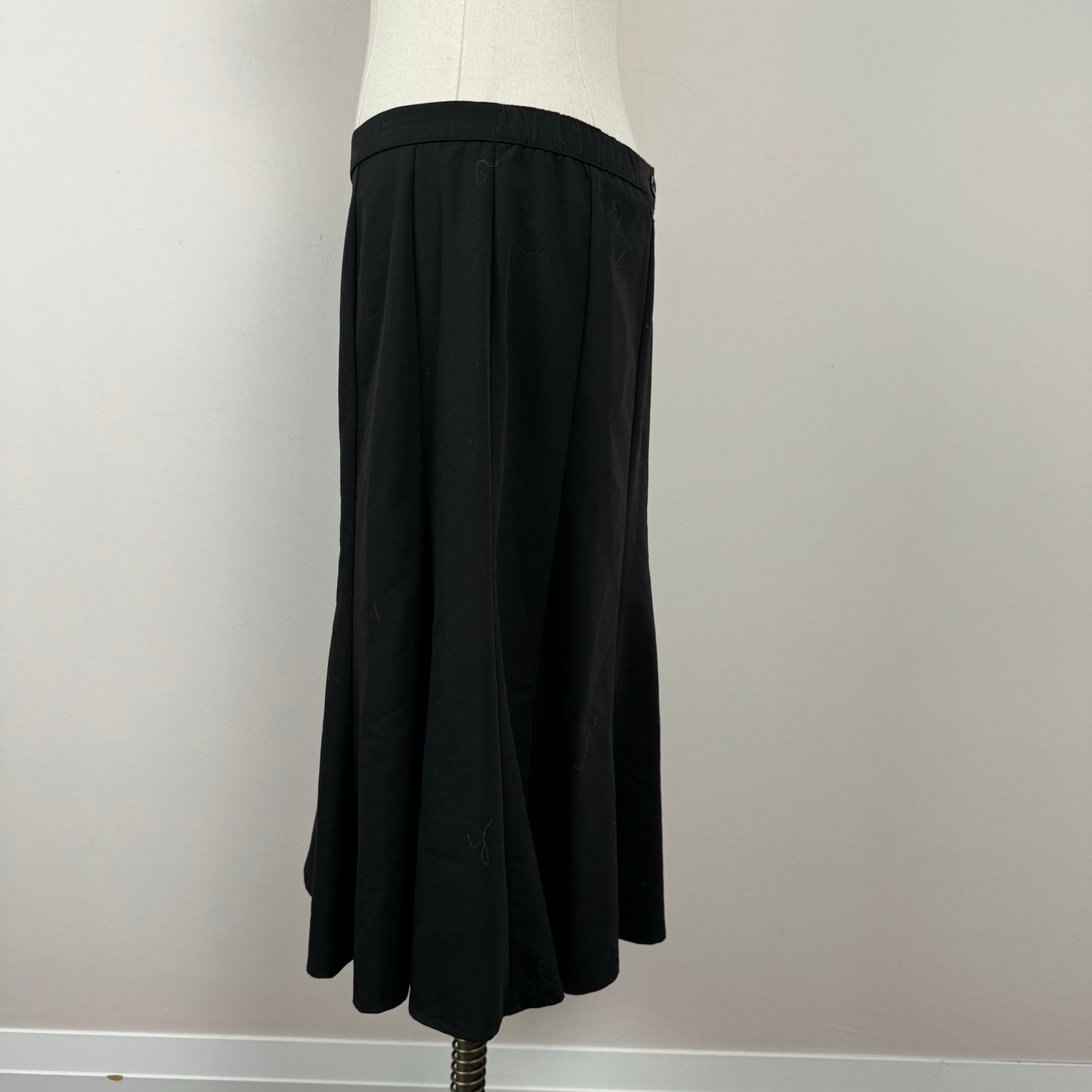 Vintage Black Relaxed Pleated Midi Skirt