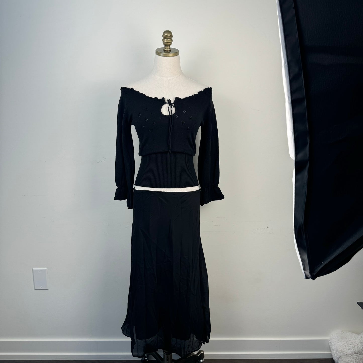 Off Shoulder Bell Sleeve Knit Top