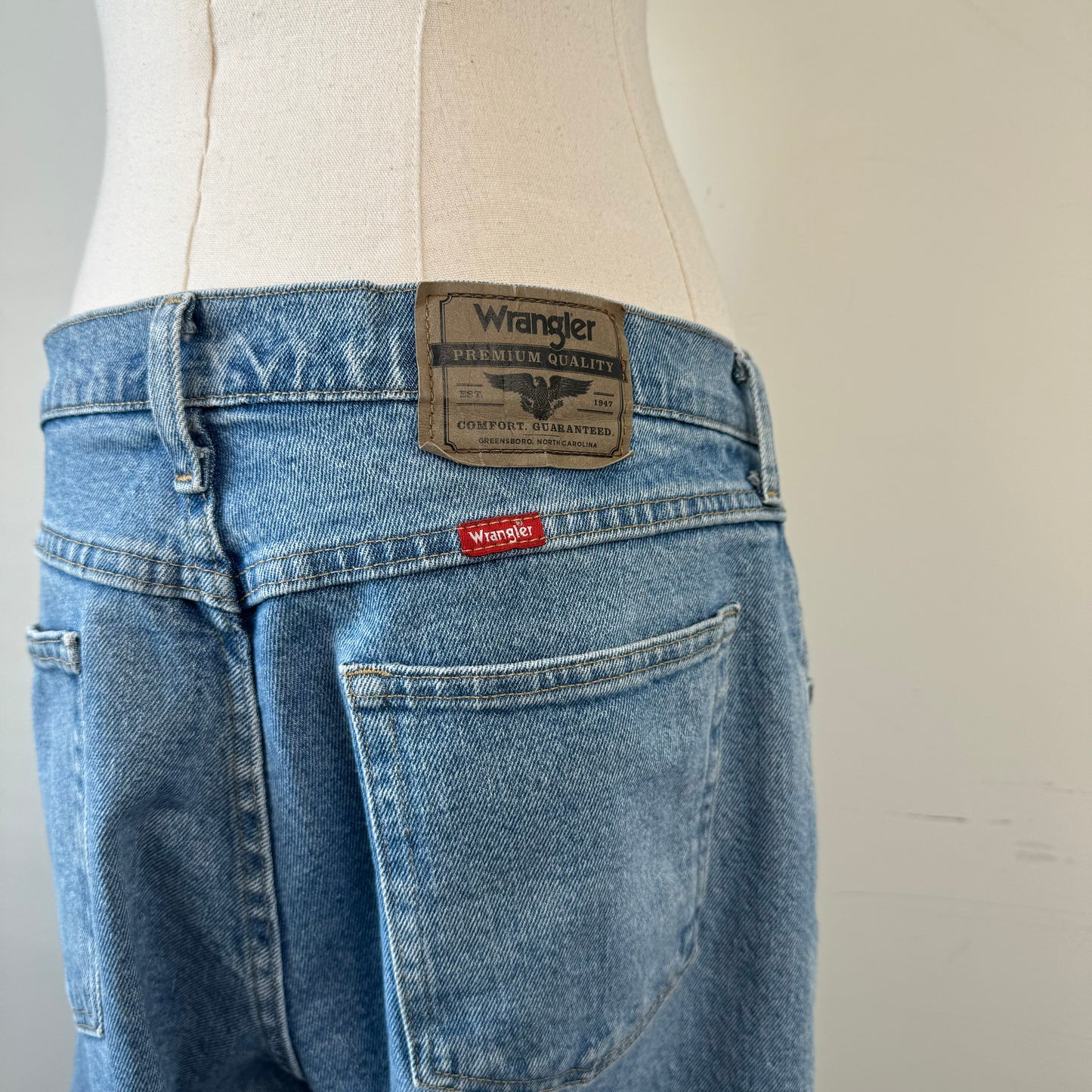 Wrangler Low Rise Baggy Jeans