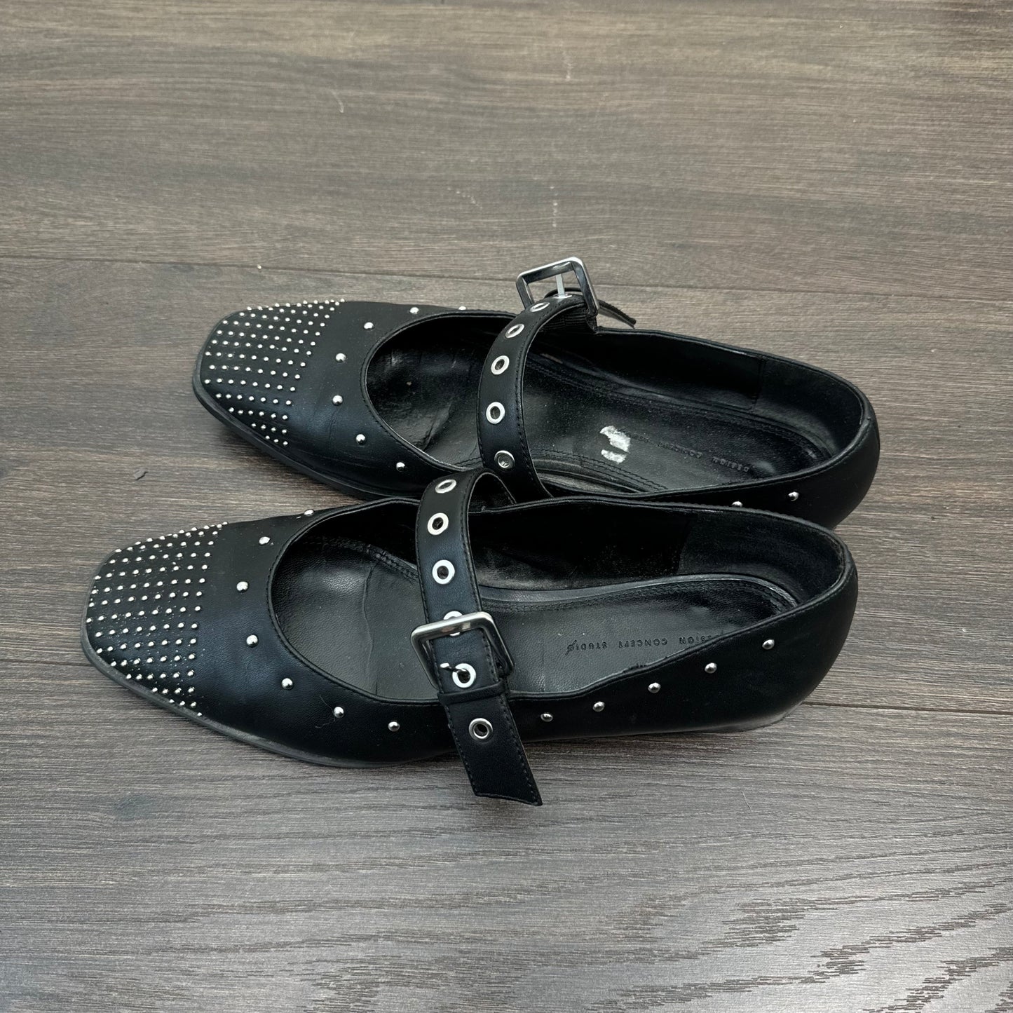 Black Studded Ballet Flats (US8-8.5)