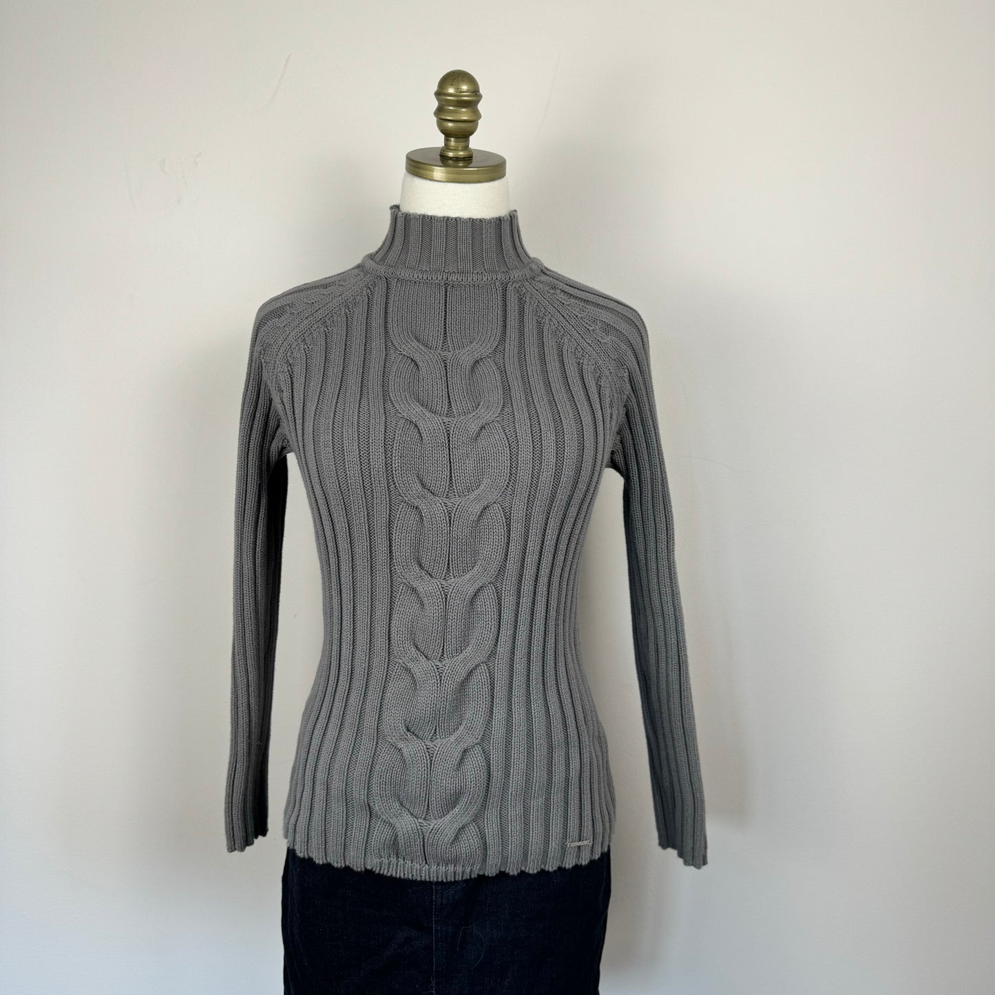 Vintage Grey Fitted Cable Knit Sweater