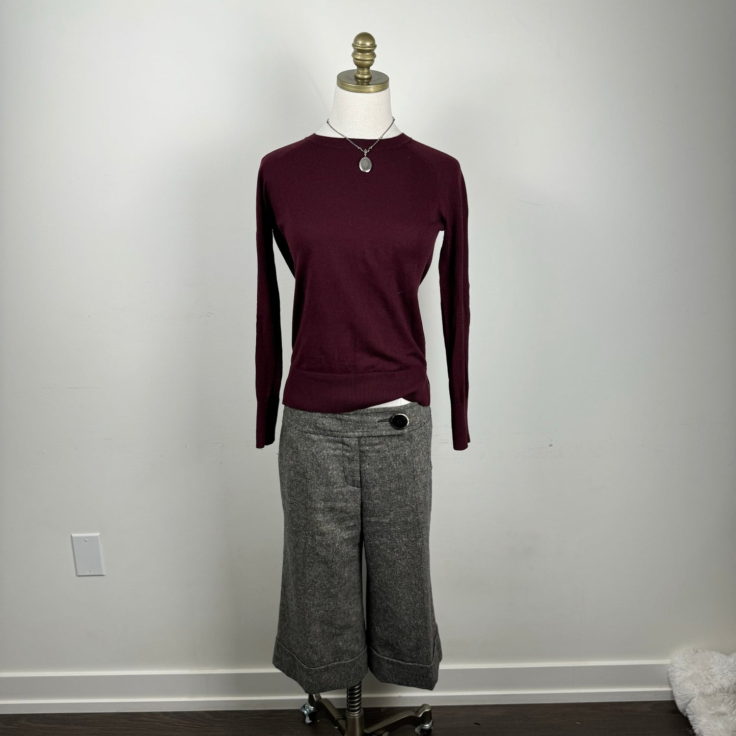 Burgundy Fitted Thin Knit Sweater