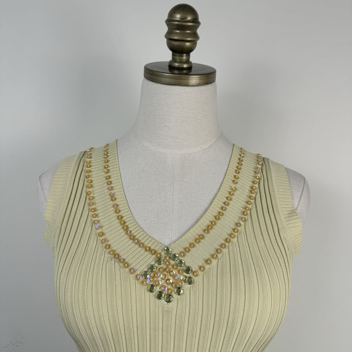 Cream Ribbed Fitted Knit Top with Gemstone Neckline Detail – view 6