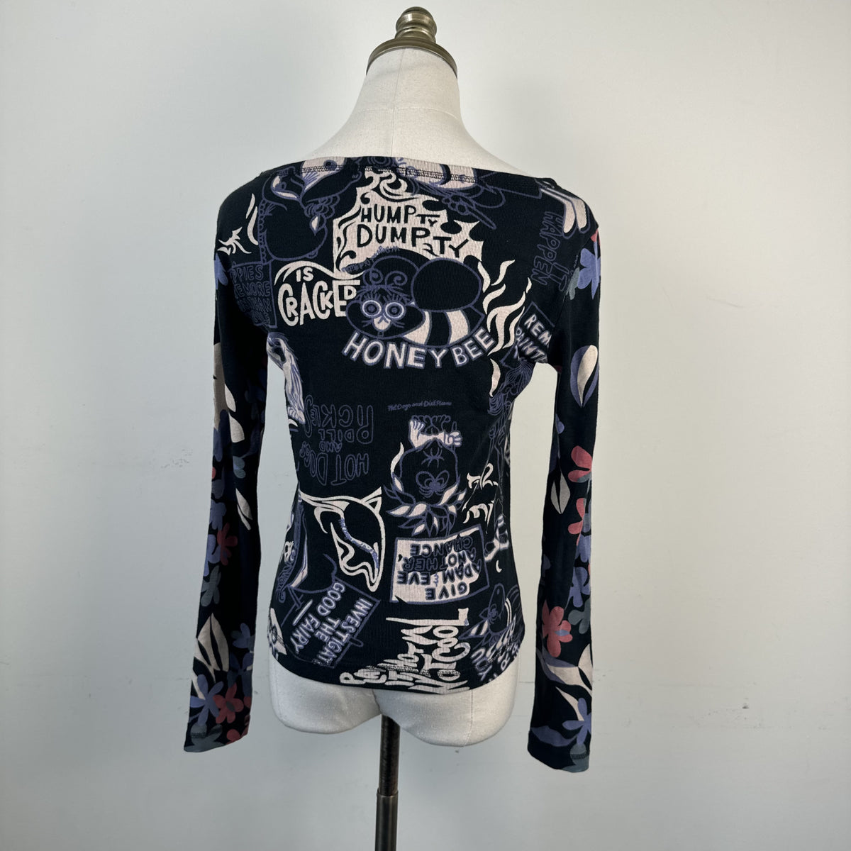 Custo Barcelona Purple Graphic Print Long Sleeve Boat Neck Top – view 4