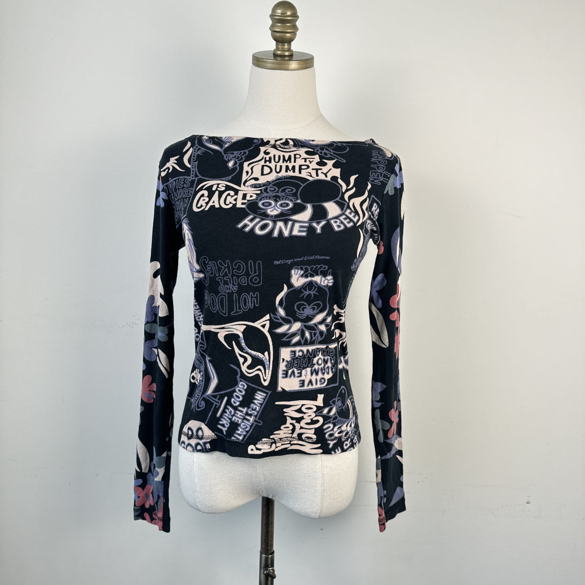 Custo Barcelona Purple Graphic Print Long Sleeve Boat Neck Top – view 6