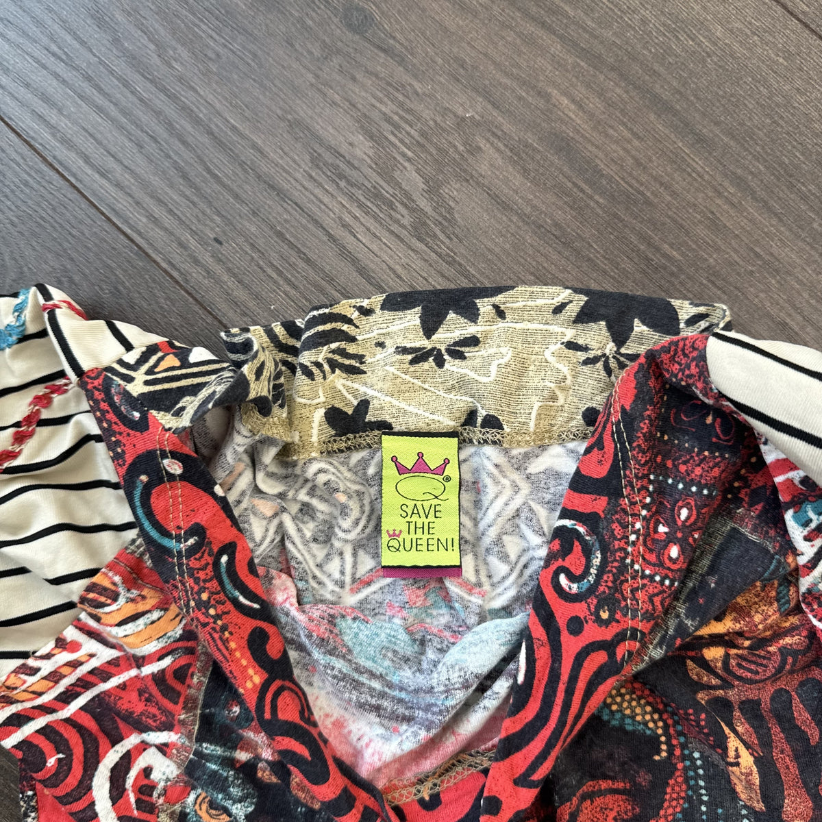 Vintage Save the Queen Graphic Print Boat Neck Bell Sleeve Top – view 7