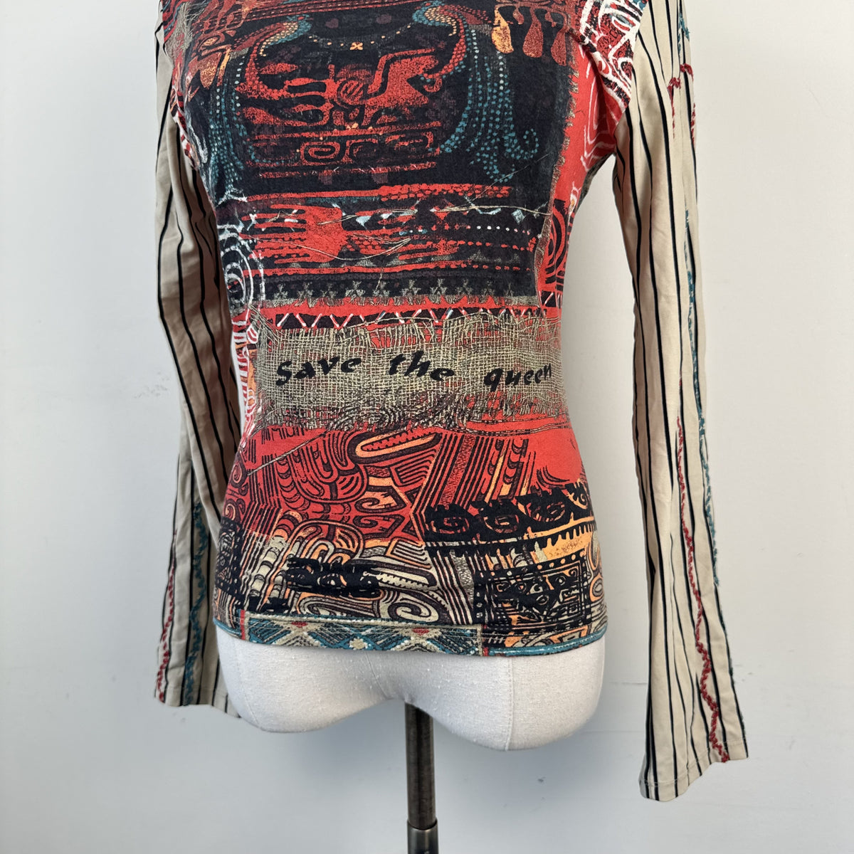 Vintage Save the Queen Graphic Print Boat Neck Bell Sleeve Top – view 4