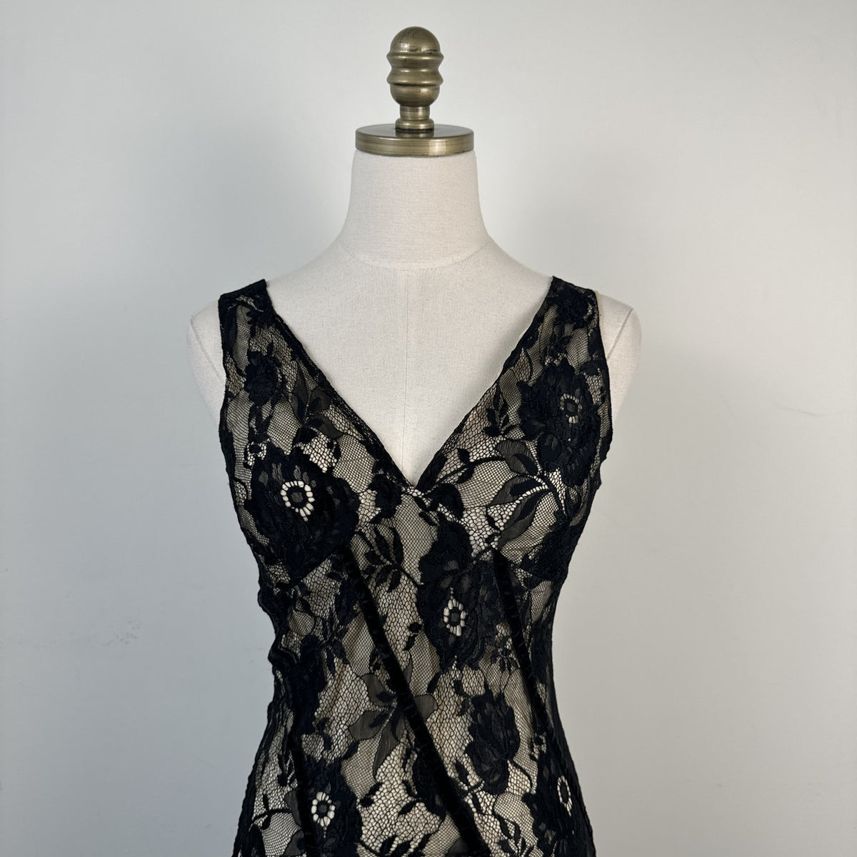 Black Lace Babydoll Midi Dress with Cinched Waist and Flared Hem – view 6