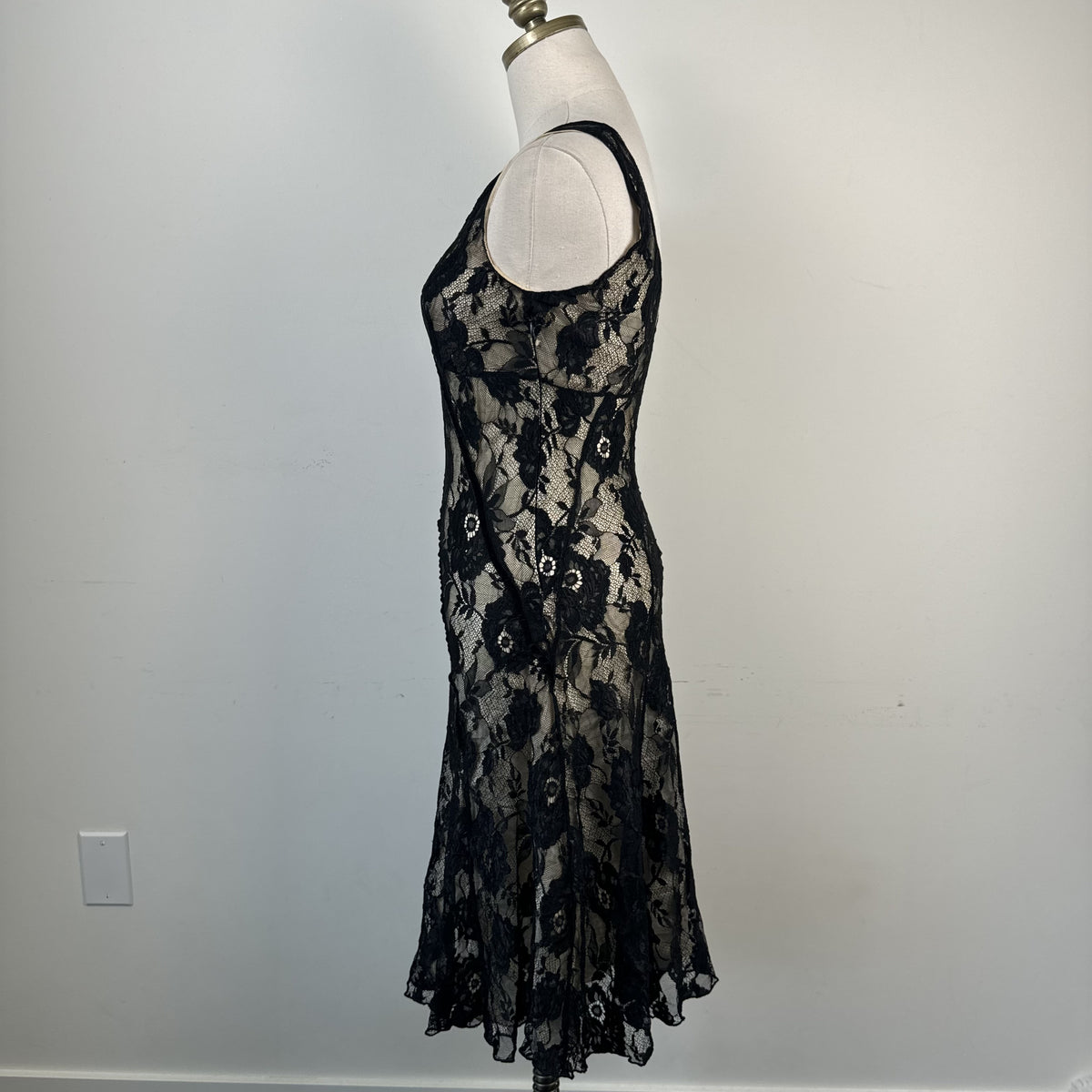 Black Lace Babydoll Midi Dress with Cinched Waist and Flared Hem – view 3