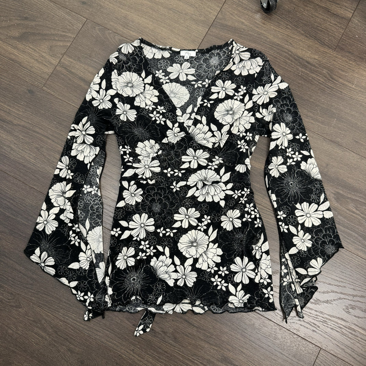 Vintage Yera Black Floral Mesh Babydoll Bell Sleeve Top – view 11