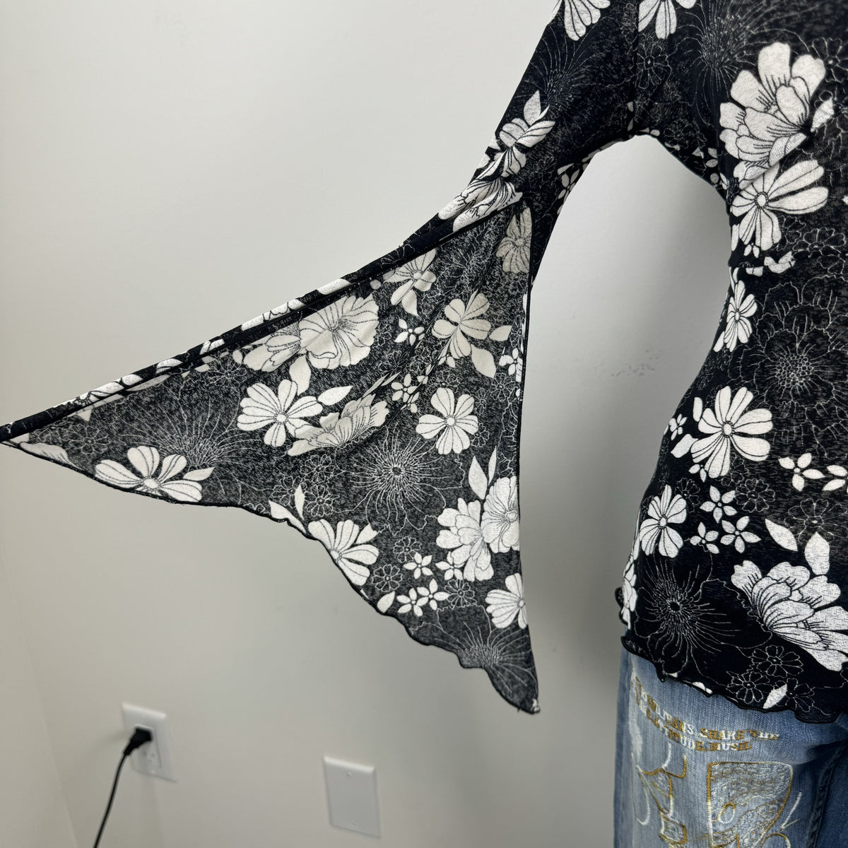 Vintage Yera Black Floral Mesh Babydoll Bell Sleeve Top – view 7