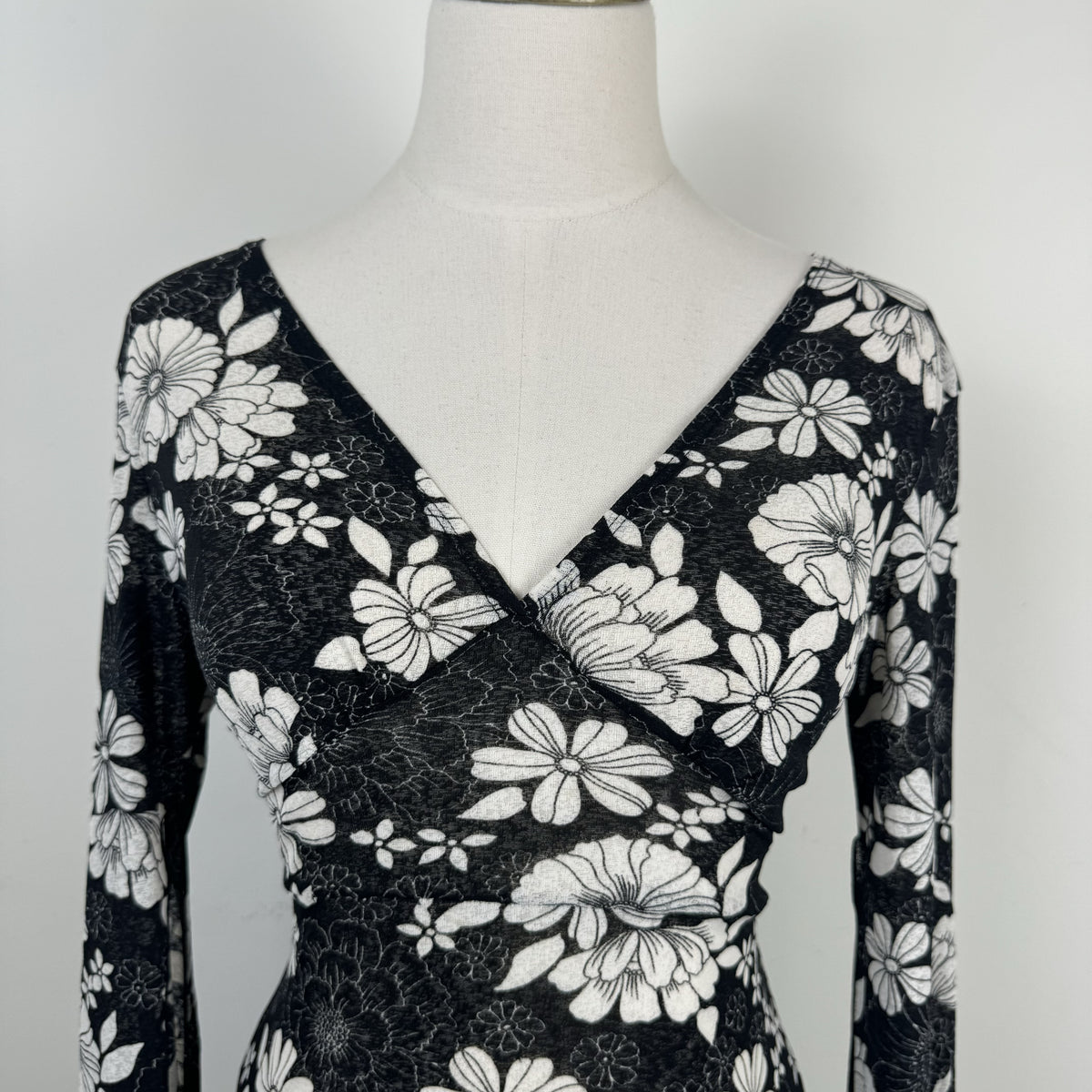 Vintage Yera Black Floral Mesh Babydoll Bell Sleeve Top – view 8