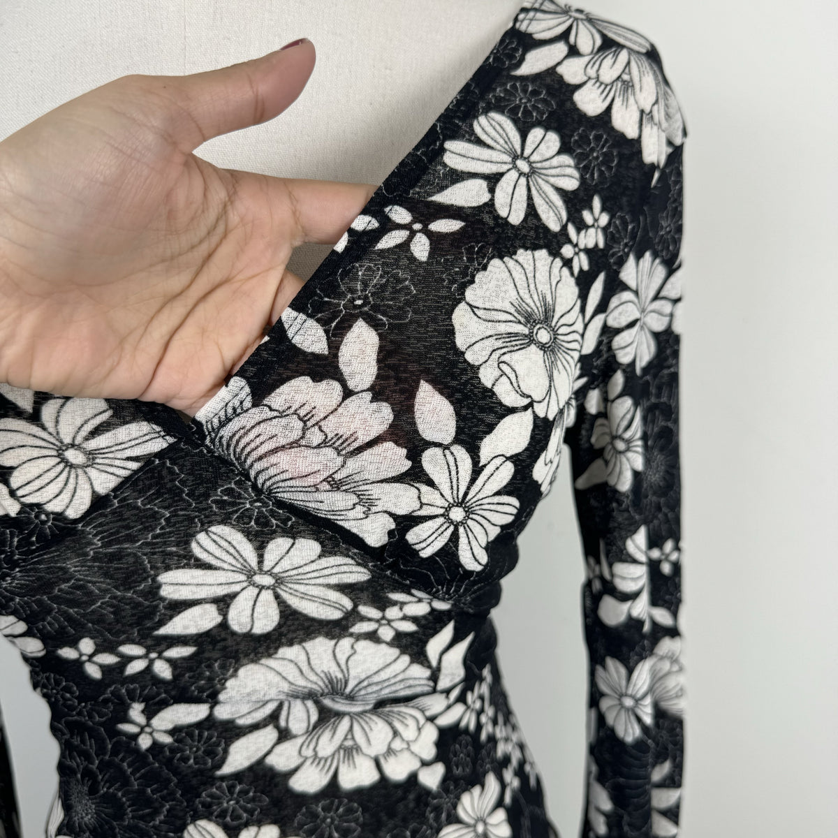 Vintage Yera Black Floral Mesh Babydoll Bell Sleeve Top – view 9
