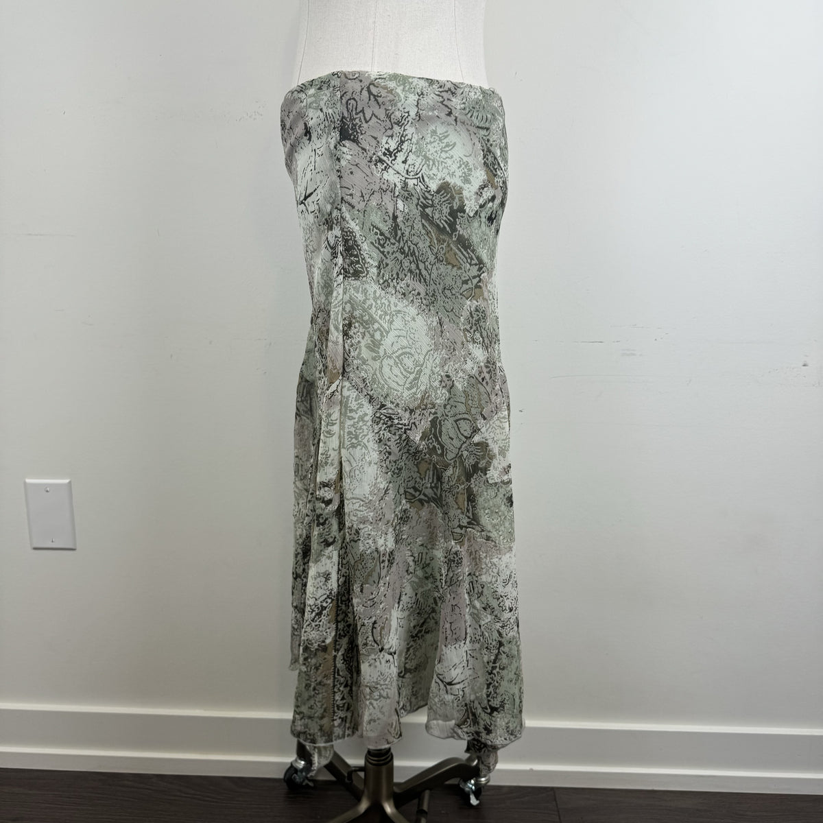 Vintage Floral Mesh Overlay Midi Skirt – view 4