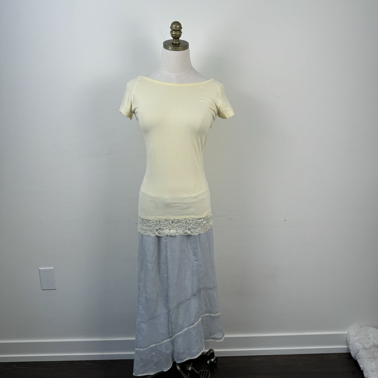 Pale Yellow Lace Boat Neck Top – view 3