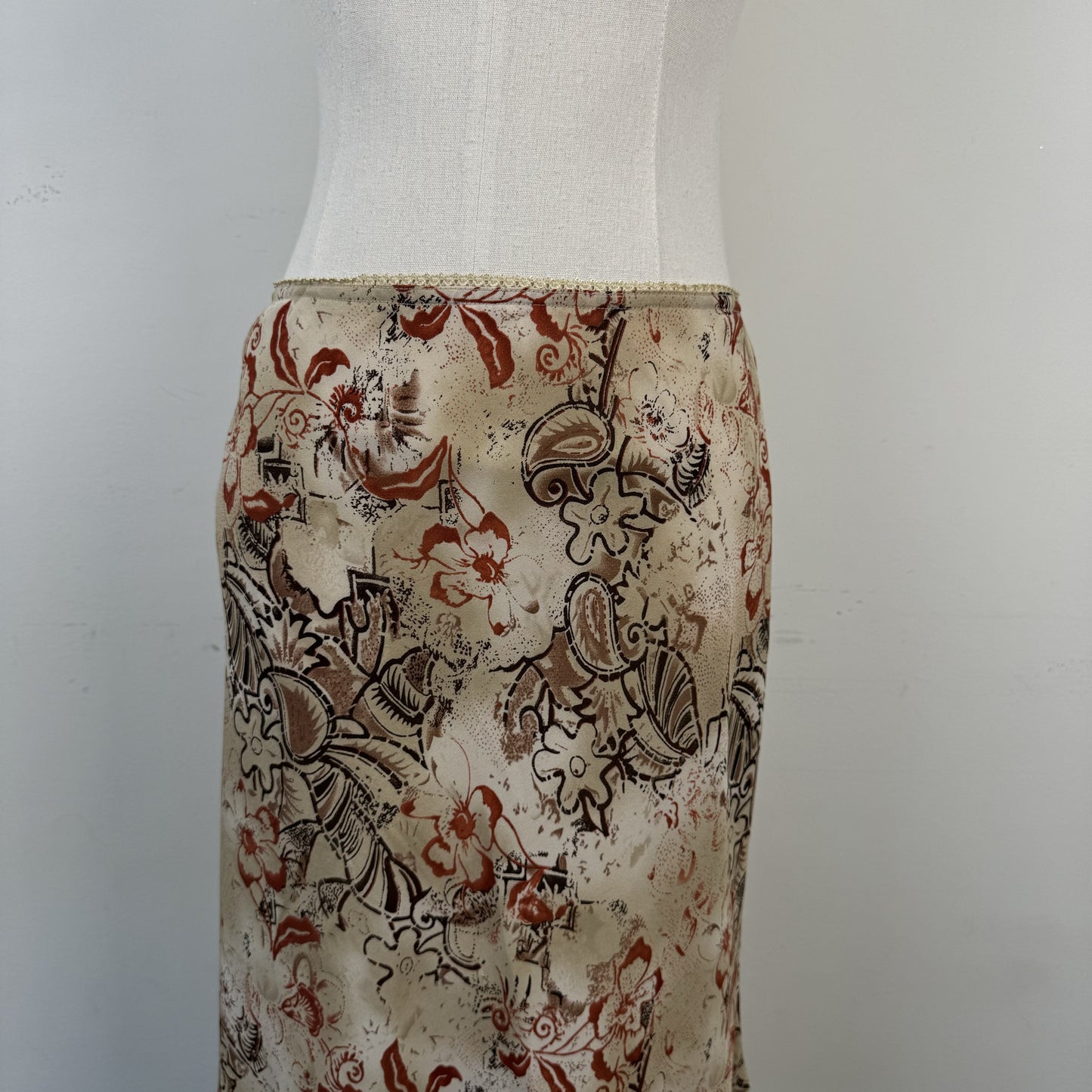 Vintage Floral Mesh Ruffled Midi Skirt – view 2