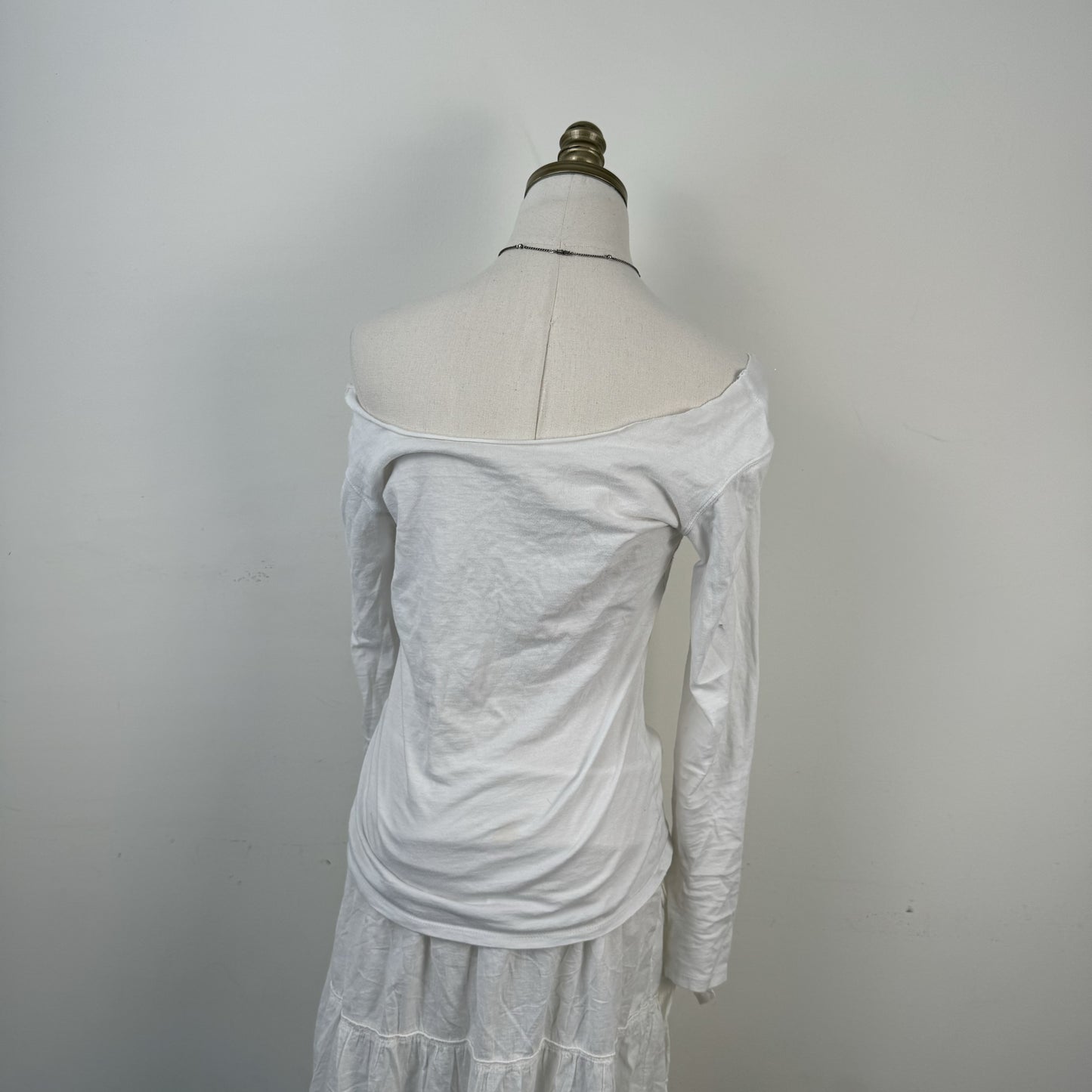 Roots White Off Shoulder Raw Hem Long Sleeve Top – view 4
