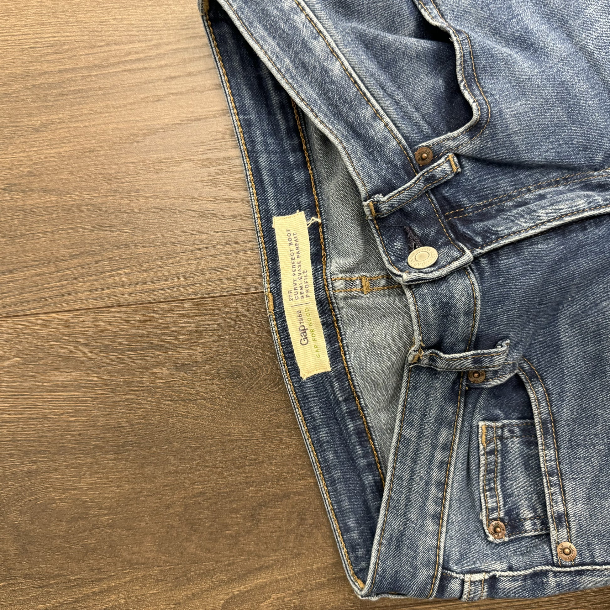 Gap Classic Bootcut Jeans – view 4