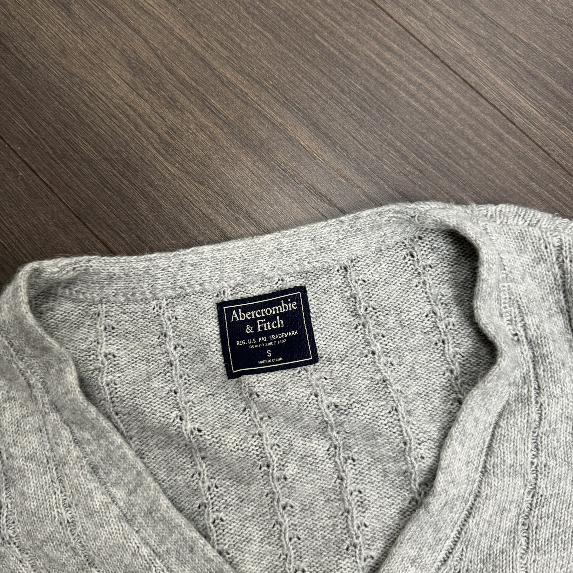Abercrombie Light Grey Button Up Cardigan – view 3