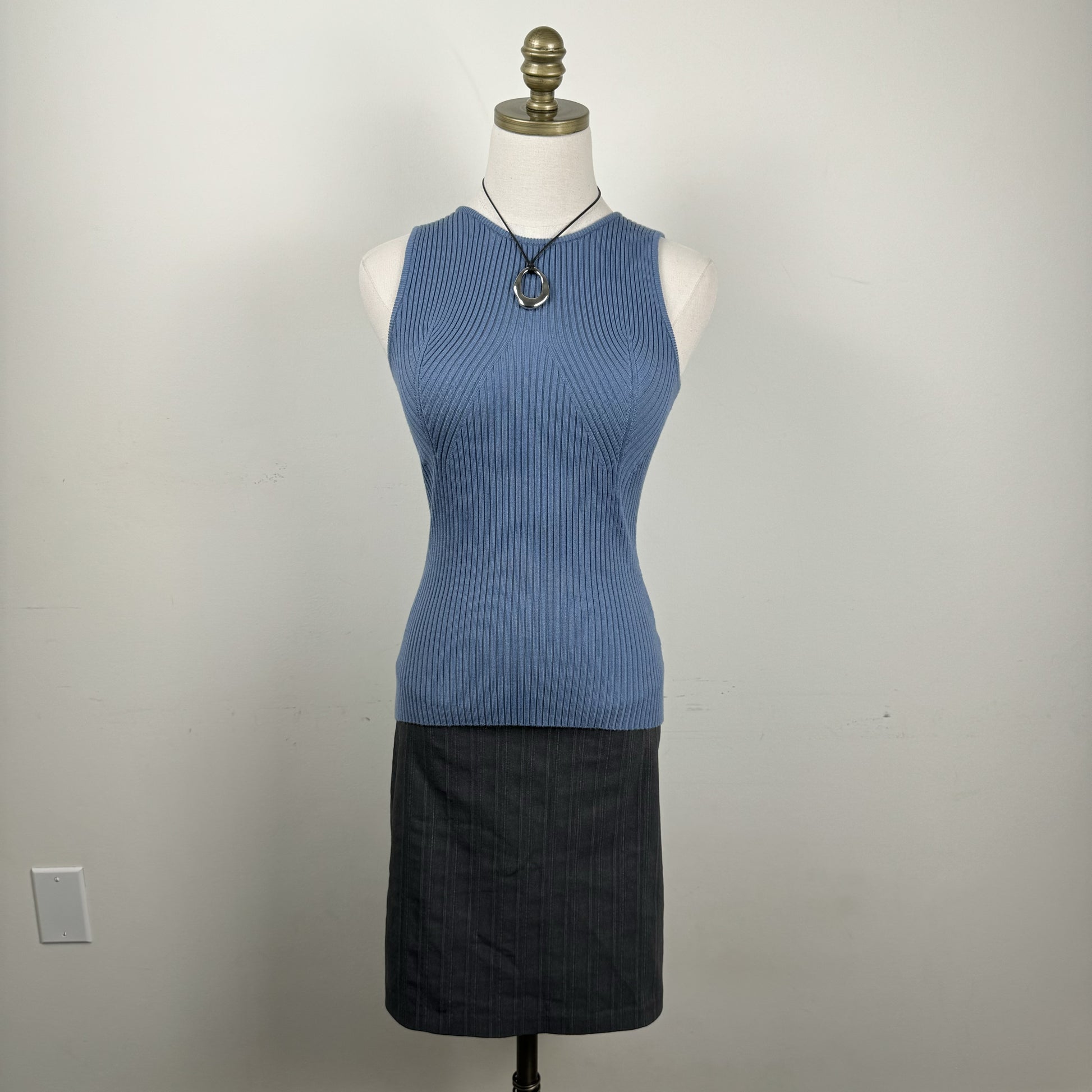 Blue Fitted Knit Sleeveless Top – view 2