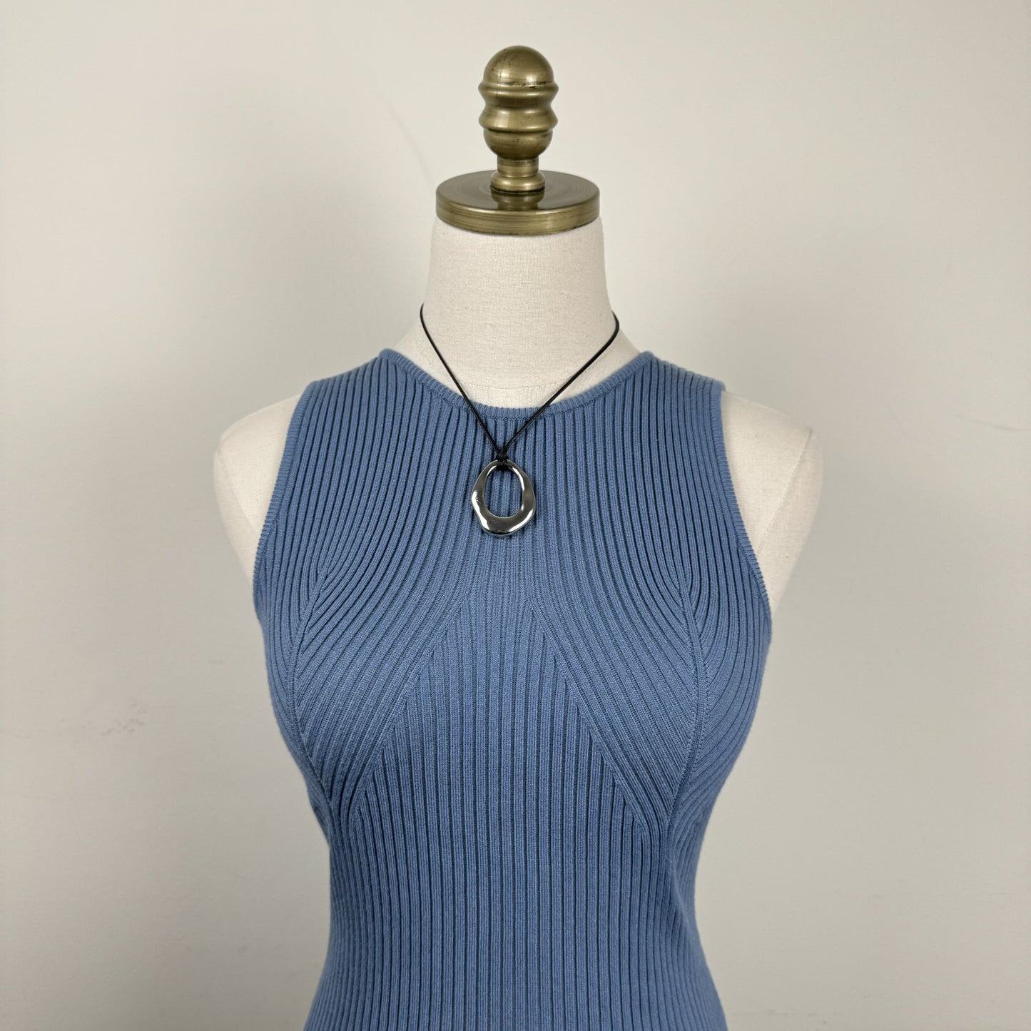 Blue Fitted Knit Sleeveless Top – view 4