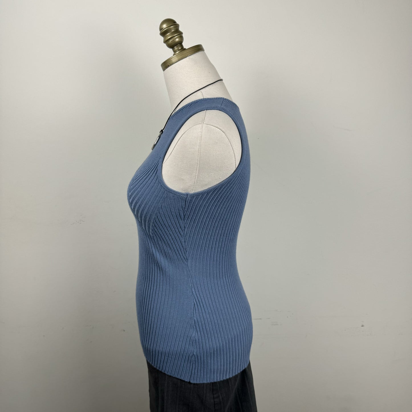 Blue Fitted Knit Sleeveless Top – view 6