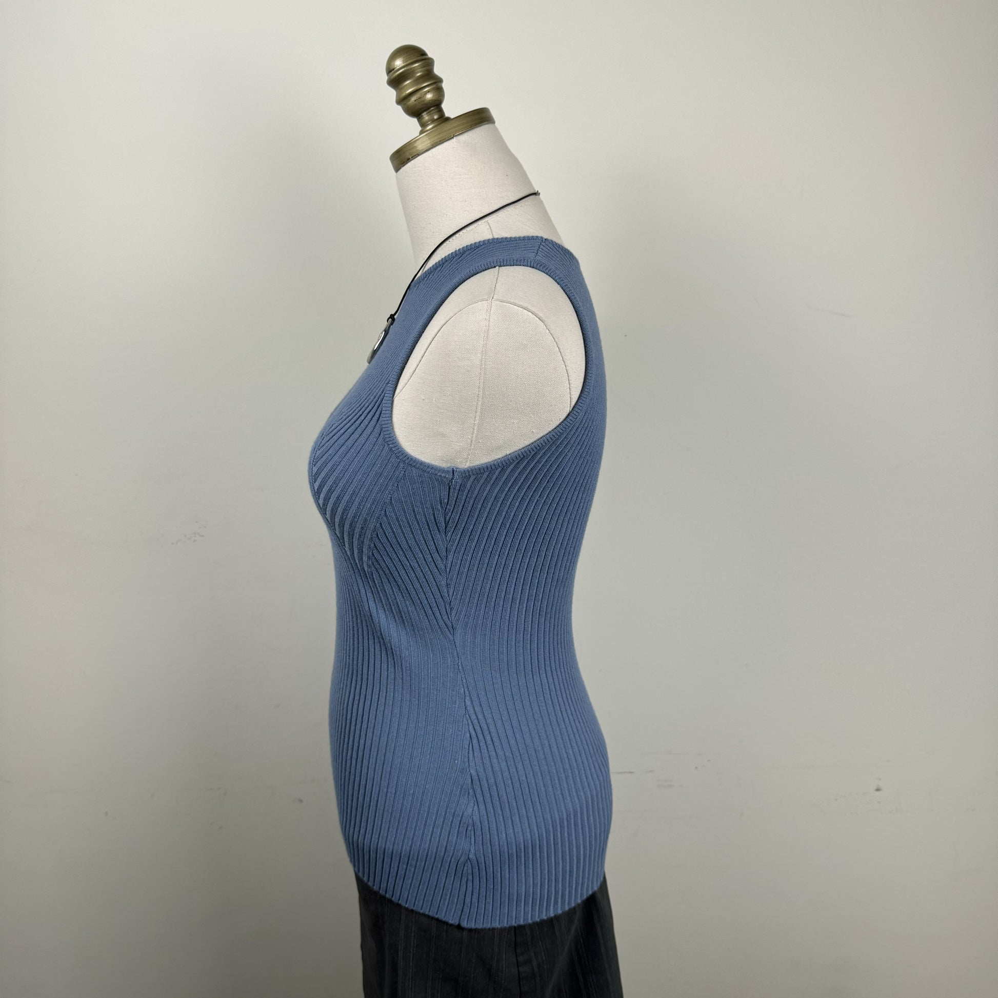 Blue Fitted Knit Sleeveless Top – view 6