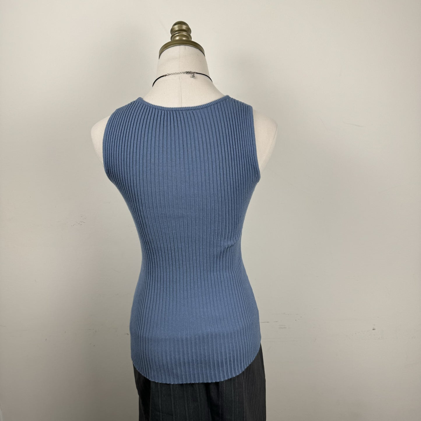 Blue Fitted Knit Sleeveless Top – view 7