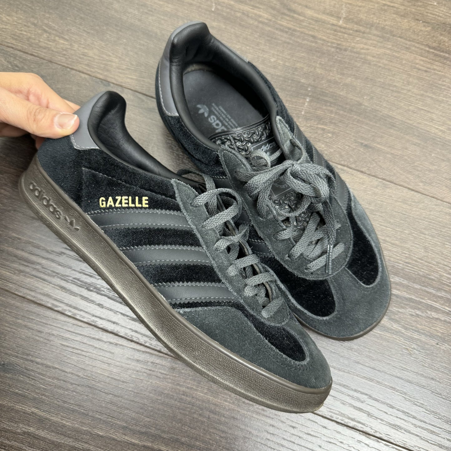 Adidas Gazelle Sneakers (US 6) – view 7