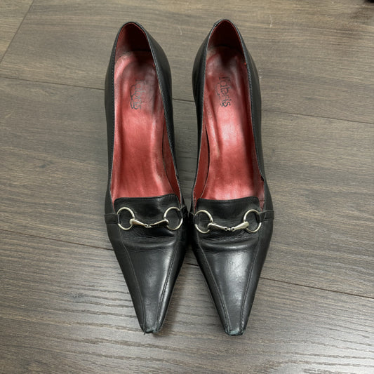 Black Horseshoe Buckle Pointed Toe Kitten Heels (US7.5) – view 1